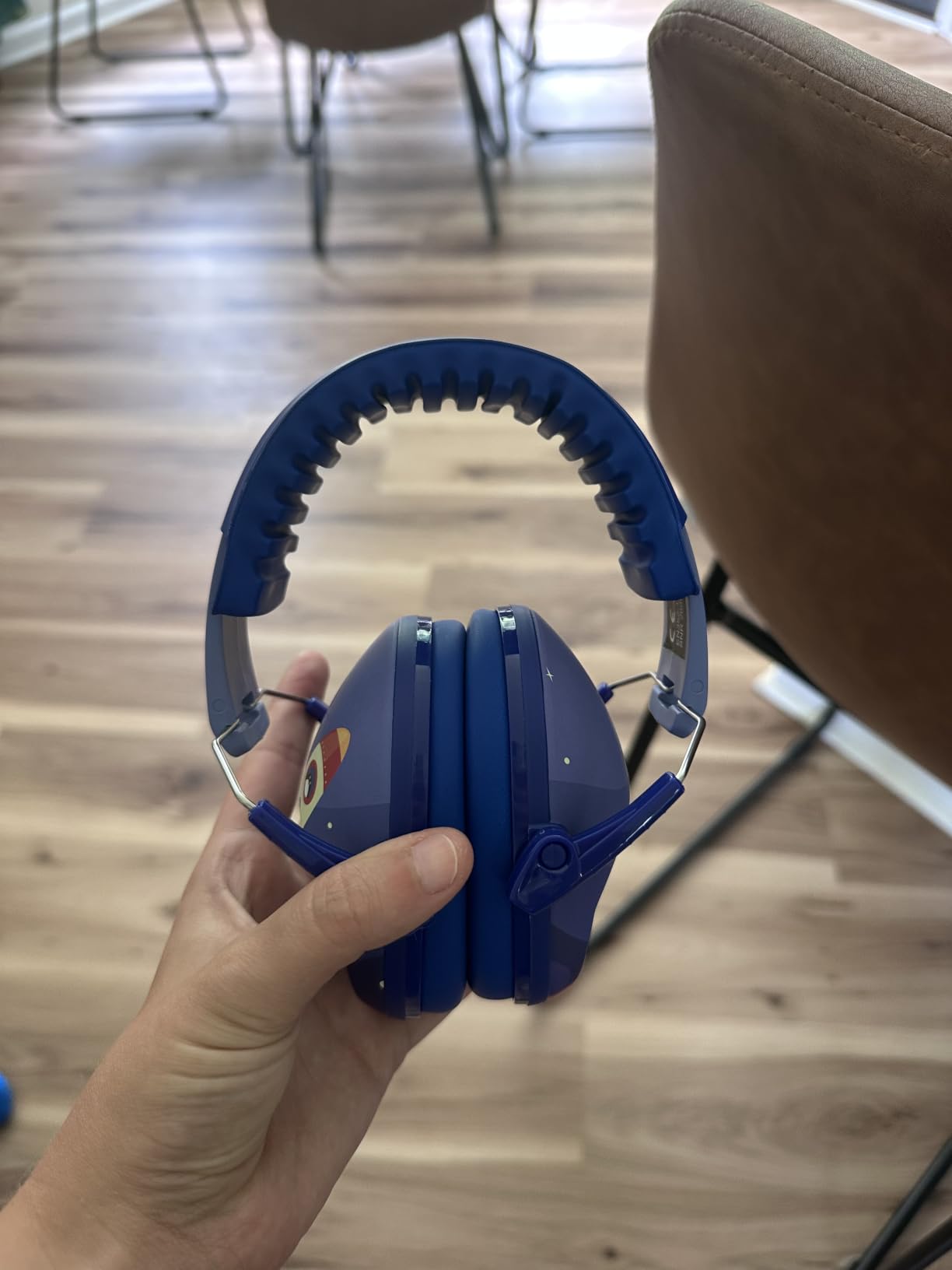 Vanderfields Hearing Protection Ear Muffs - Over 31 dB (2K Hz) Broad Noise Cancelling Sound Reduction Earmuffs for Kids 3-12 customer photo 1