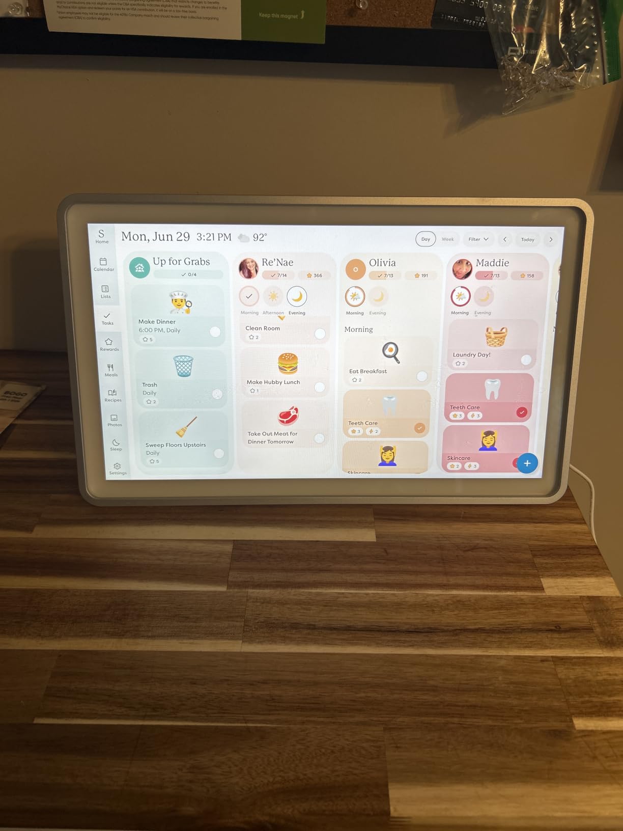 Skylight Calendar: 15-inch Wall Planner Digital Calendar & Chore Chart, Smart Touchscreen Interactive Display for Family Schedules customer photo 2