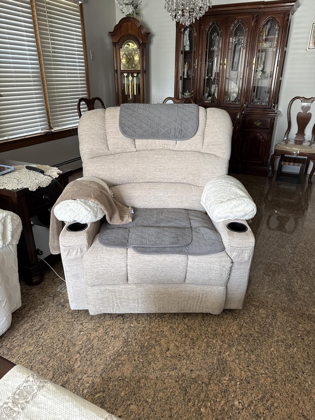 MCombo Power Lift Recliner Chair for Elderly, Lift Chair with Heat and Massage, USB &Type C Ports, Cup Holders, Fabric 7095 (Medium, Mocha) customer photo 2