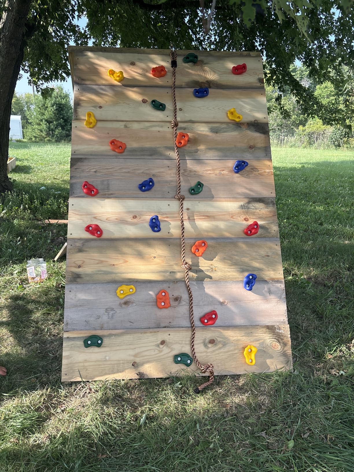 ZENFUN 25 Packs Rock Climbing Holds, Indoor & Outdoor Rock Wall Climbing Kit, Multi-Colored Climbing Rock Wall Grips with Mounting Hardware, Knotted Rope(Added 4 Sets of Spare Screws) customer photo 1
