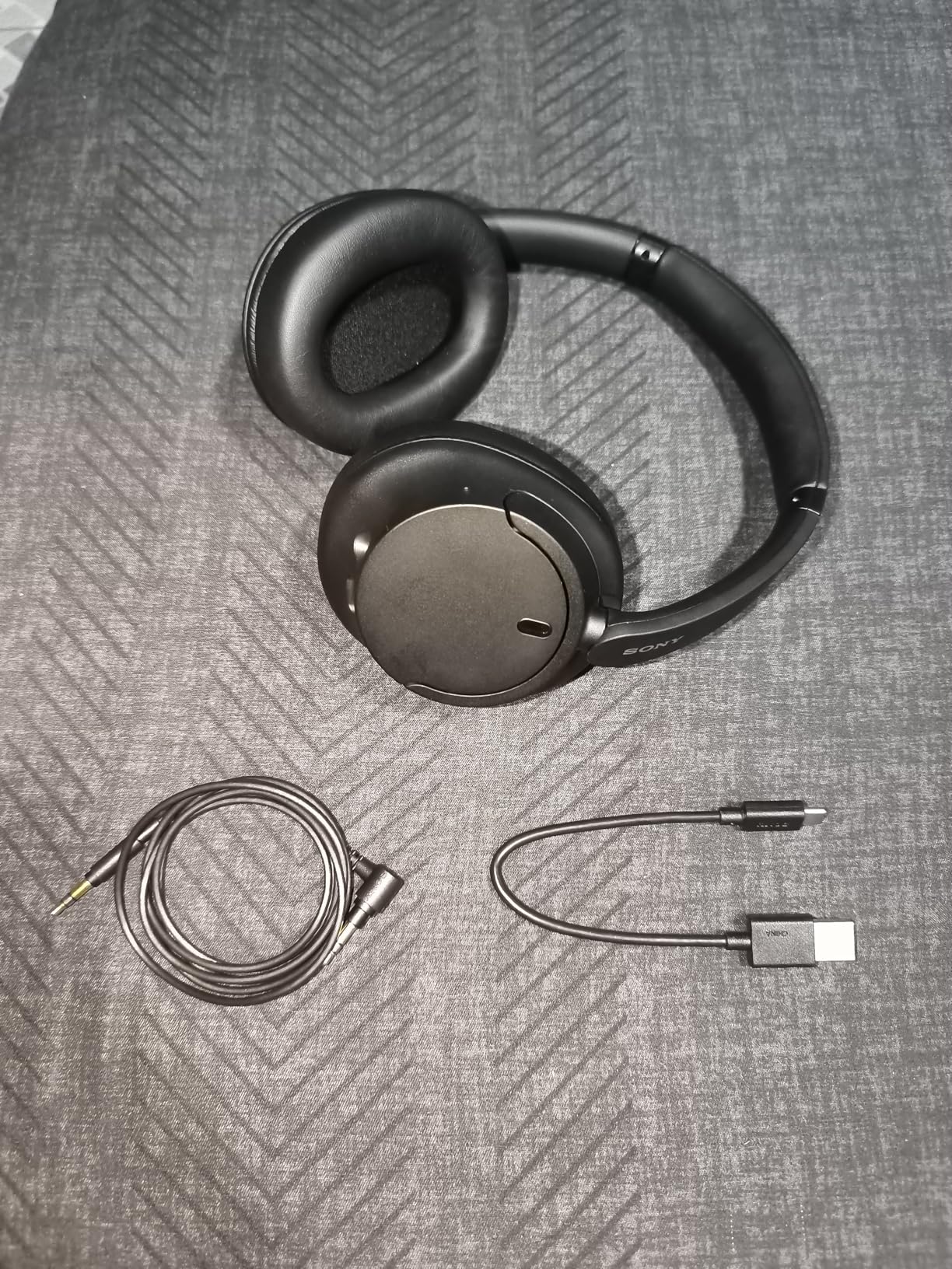 Sony WH-CH720 Noise Canceling Wireless Bluetooth Headphones - Built-in Microphone - up to 35 Hours Battery Life and Quick Charge - White customer photo 1