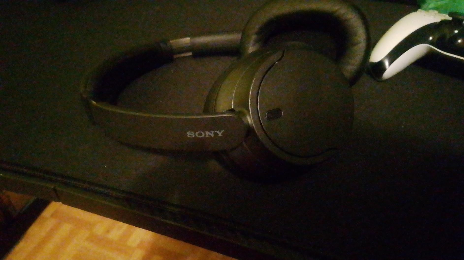 Sony WH-CH720 Noise Canceling Wireless Bluetooth Headphones - Built-in Microphone - up to 35 Hours Battery Life and Quick Charge - White customer photo 2