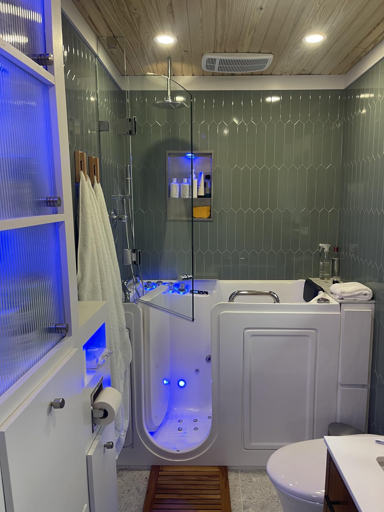 ANZZI Walk In Tub, 26 X 53 In, Right Drain, 15 Whirlpool Jets customer photo 2