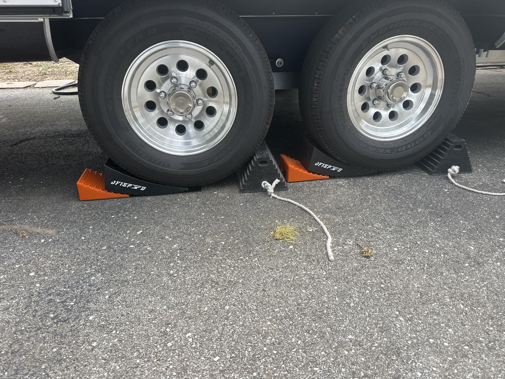 RV Leveling Blocks Ramp Kit, 2 Packs Camper Leveler System for Travel with Two Chocks, 2 Anti-Slip Mats, 1T Bubble Level and Carry Bag, Up to 35000 LBS, Easier & Faster to Level Camper-Orange customer photo 1