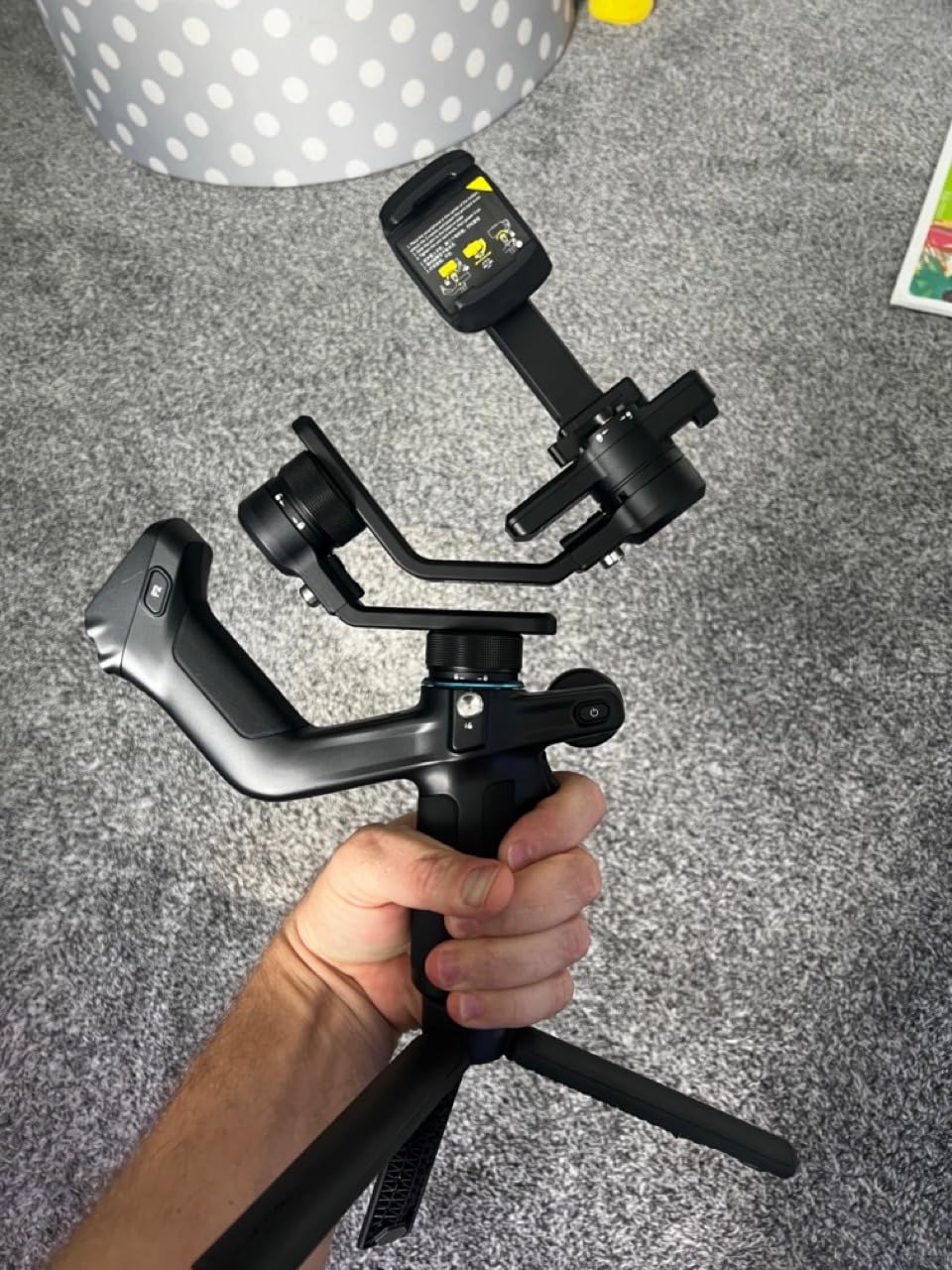 FeiyuTech Official SCORP Mini 2 Combo Camera Gimbal Stabilizer, 3-Axis Handheld All-in-One Gimbal with AI Tracking, Gesture Control, Touchscreen, Quick Release, for Vlogging, YouTube & TikTok Creators customer photo 1