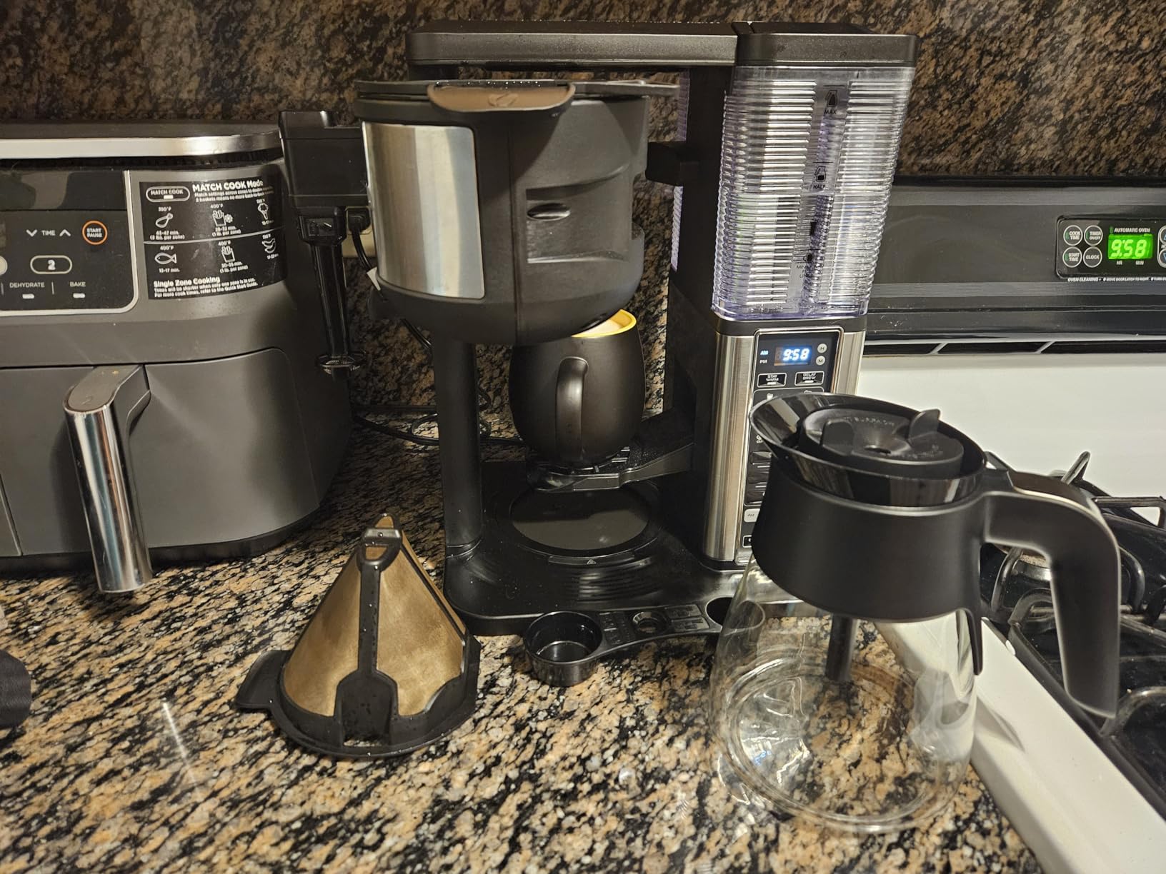 Ninja Hot & Iced XL Coffee Maker with Rapid Cold Brew, 4 Brew Styles, 8 Sizes Small Cup to Travel Mug, Single-Serve Coffee Brewer, 12-Cup Carafe, Permanent Filter, Removable Reservoir, Black, CM371 customer photo 1