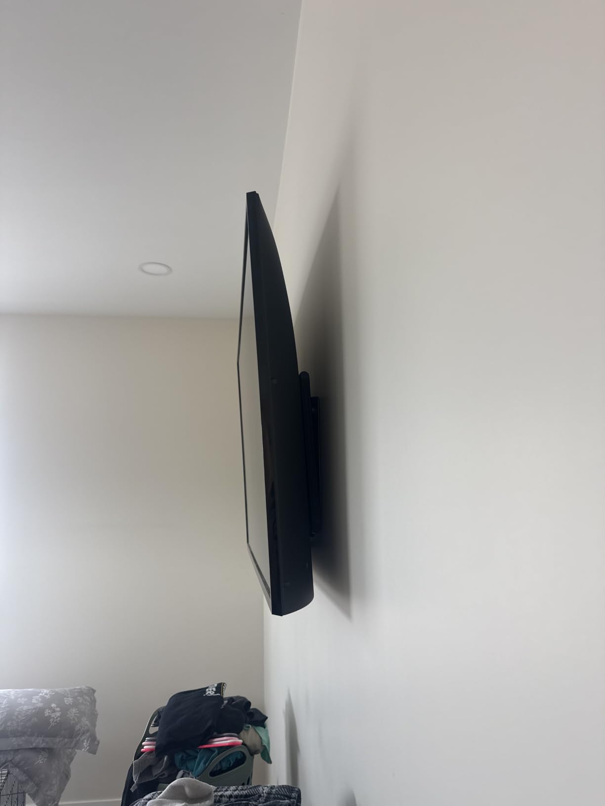 USX MOUNT Full Motion TV Wall Mount for Most 32-70 inch TVs up to 99 lbs, Wall Mount Bracket with Dual Articulating Arms, Swivel, Tilt, Max VESA 400x400mm, TV Mount Fits 12