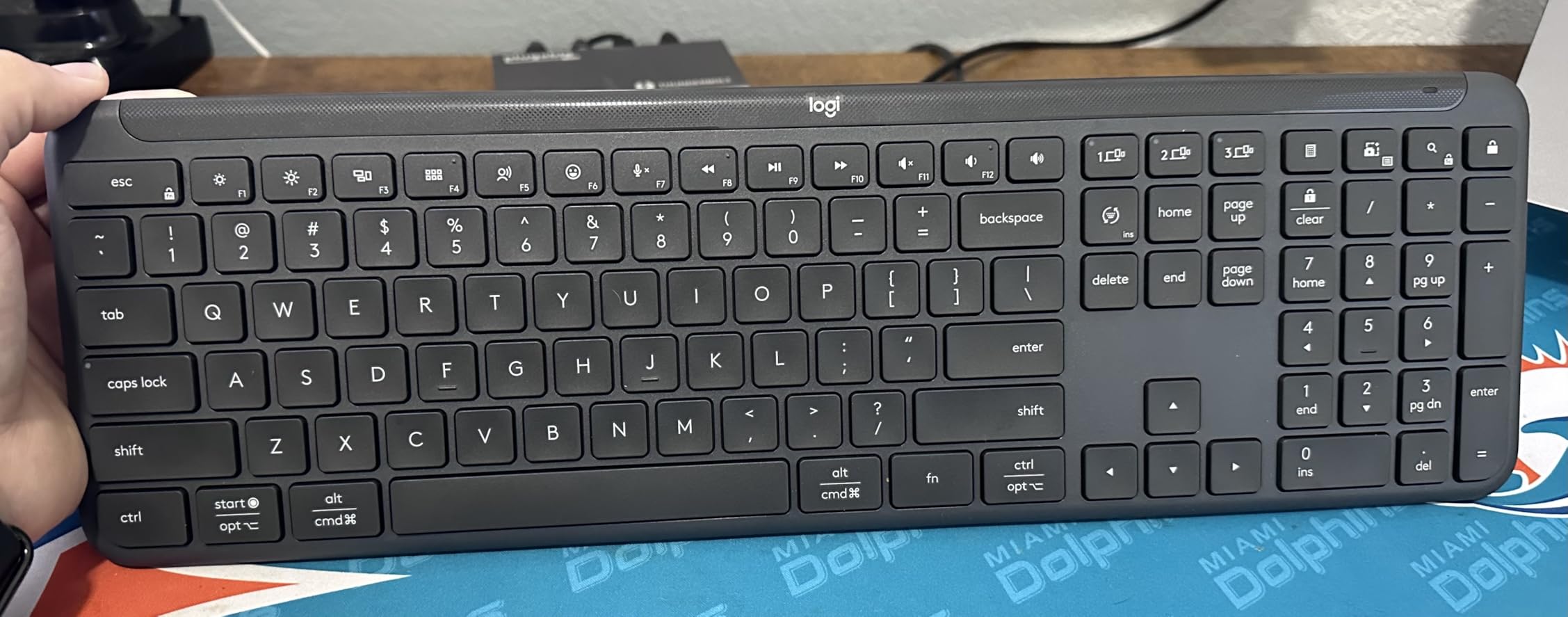 Logitech Signature Slim K950 Wireless Keyboard, Sleek Design, Switch Typing Between Devices, Quiet Typing, Bluetooth, Multi-OS, Windows, Mac, Chrome - Graphite customer photo 2