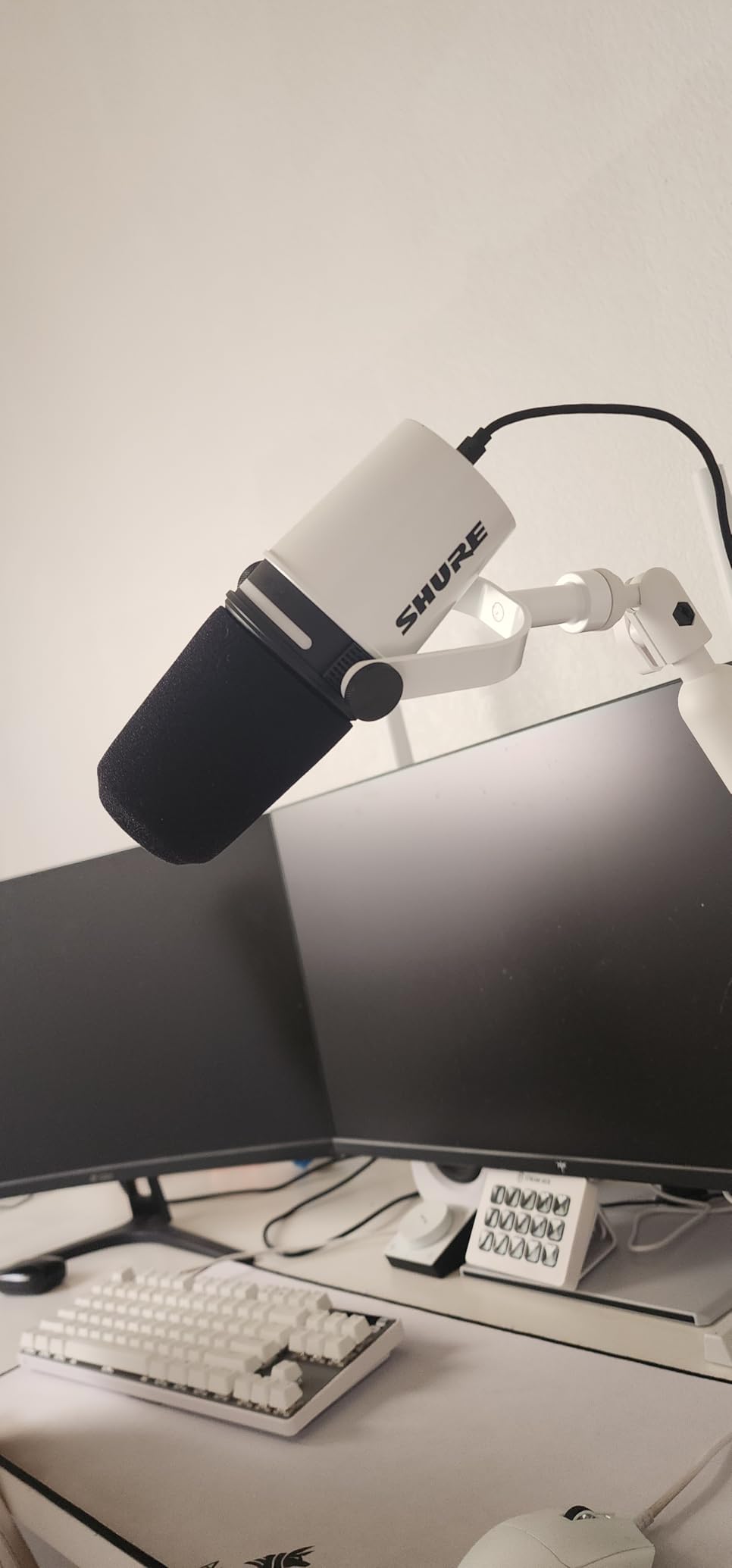Shure MV7+ Dynamic Microphone - USB-C & XLR Podcast Mic for Streaming, Recording & Broadcasting, OBS Certified, Auto Level Mode, Digital Pop Filter, LED Panel, White customer photo 1