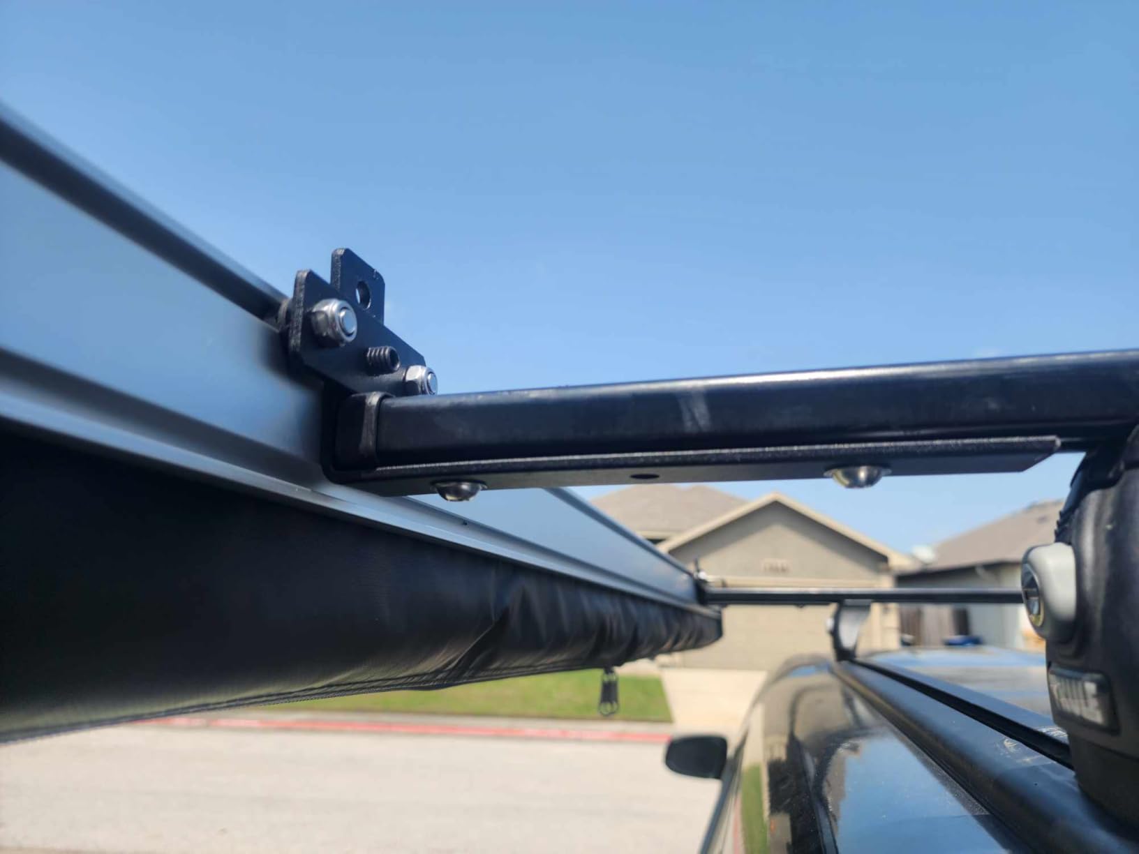 JOYTUTUS Vehicle Awning 6.6'x8.2' Roof Rack Pull-Out Sun Shade UV50+, Weatherproof 4x4 Side Sunshade for Camping customer photo 2