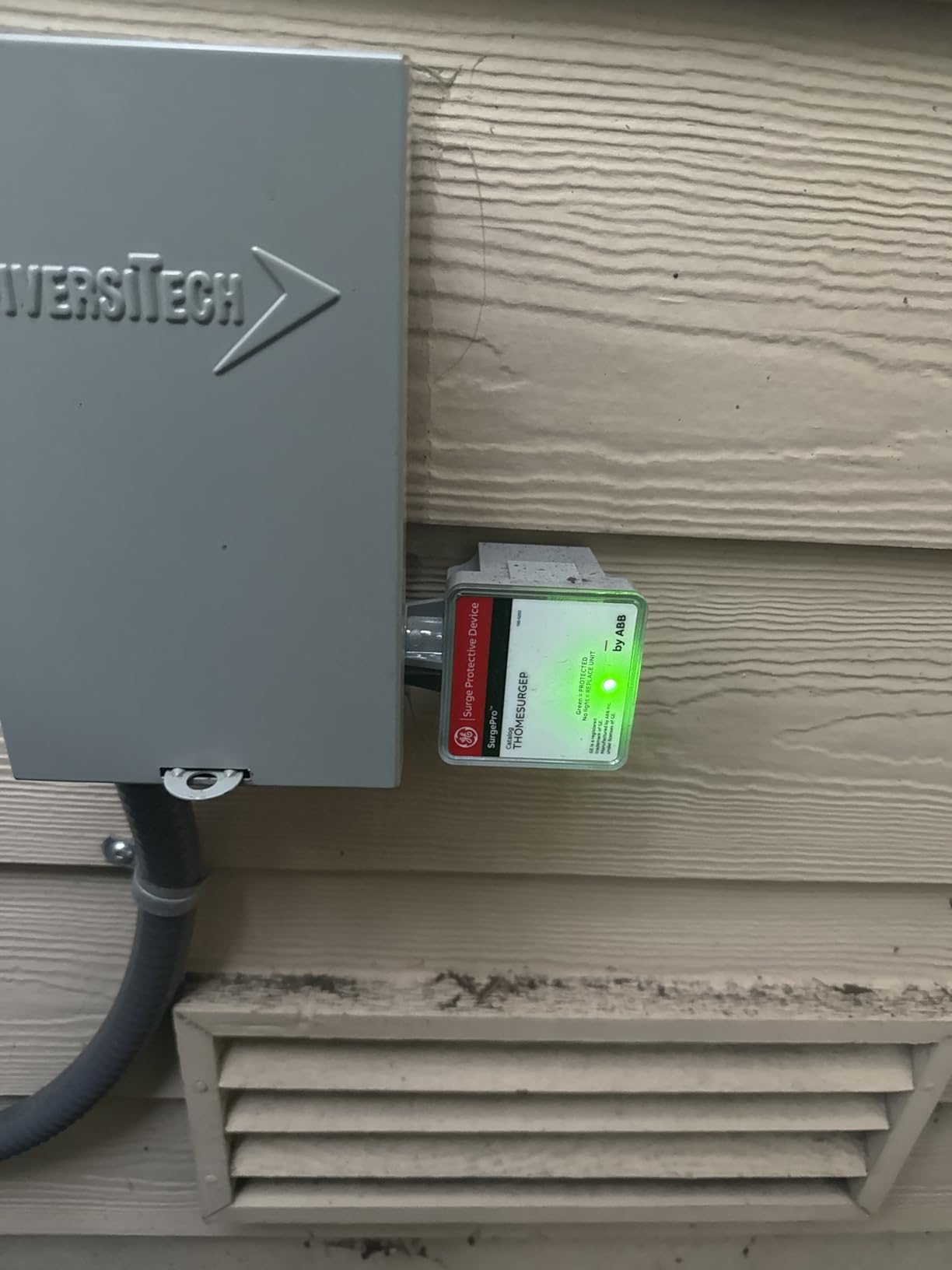 THOMESURGEP by ABB • SurgePro Surge Protective Device • Externally Mounted Wired Residential SPD for Retail and Home • Type 1 SPD • Safe, Reliable, and Functional customer photo 1