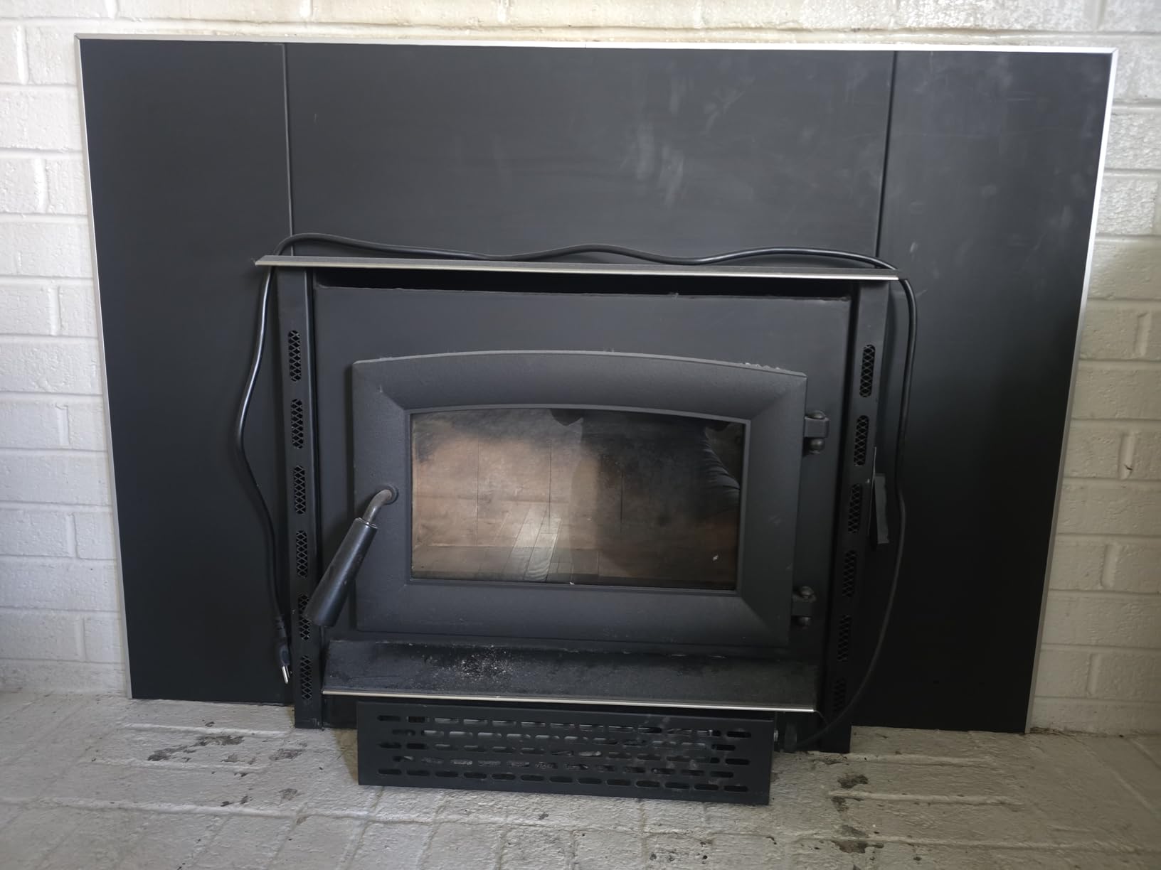 US Stove 1,200 Sq. Ft. Wood Insert customer photo 1