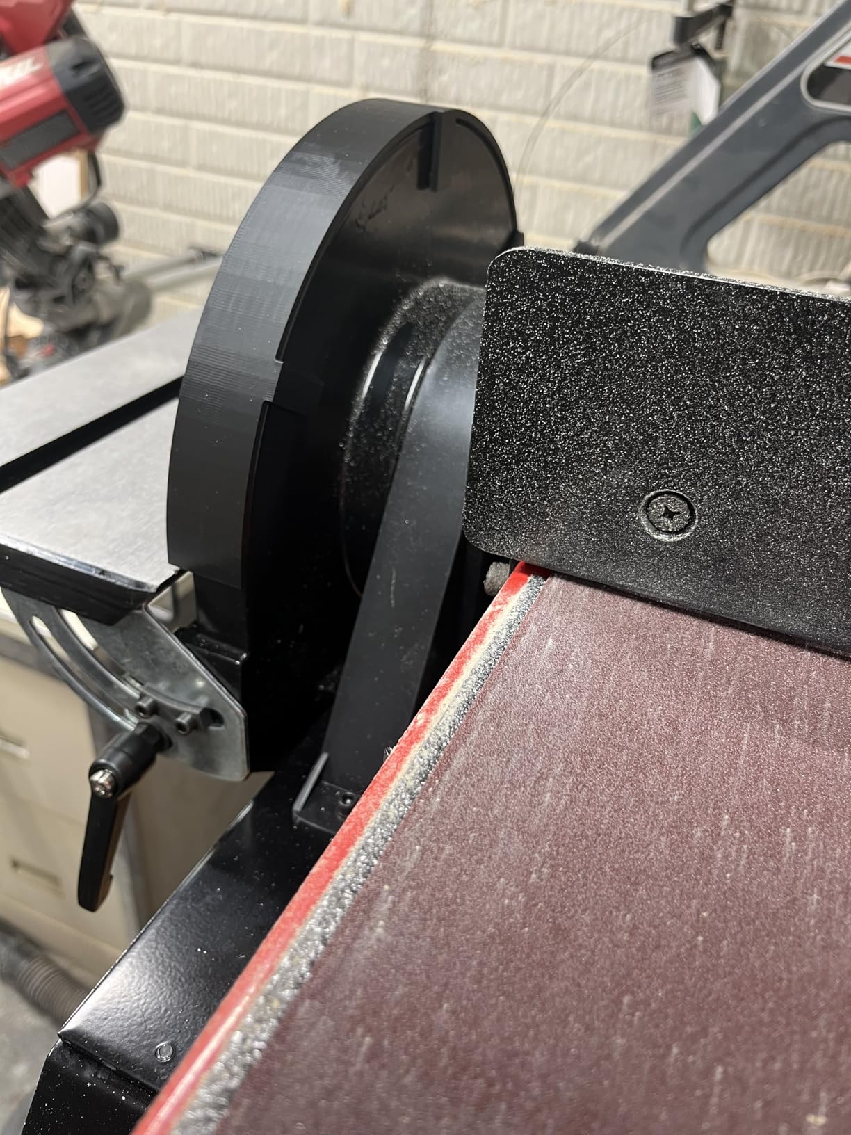 BUCKTOOL Powerful 1-1/2 HP Bench Belt Sander for Wood Working 6 in. x 48 in. Belt and 10 in. Disc Sander BD61000 customer photo 1