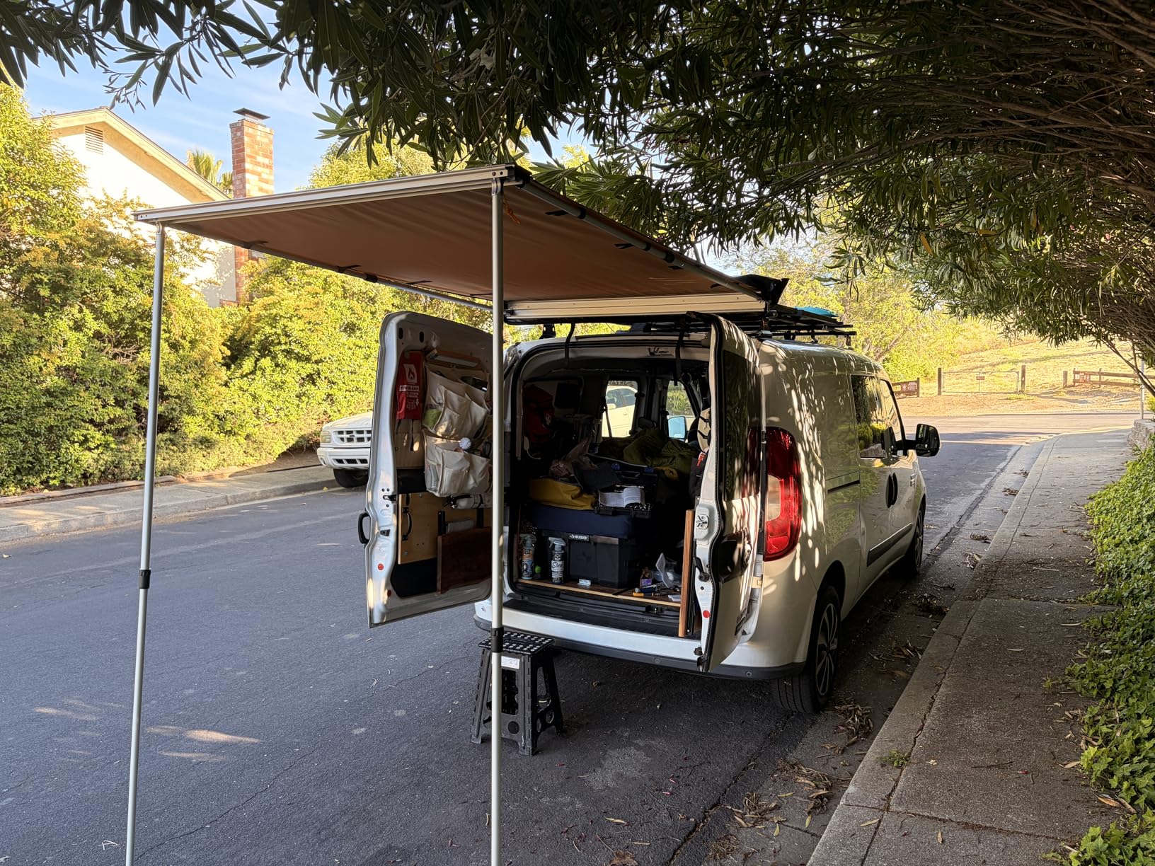 VEVOR Vehicle Awning 4.6'x6.6' Roof Rack Pull-Out Sun Shade UV50+ PU3000mm, Retractable Weatherproof 4x4 Side Awning for SUV customer photo 1