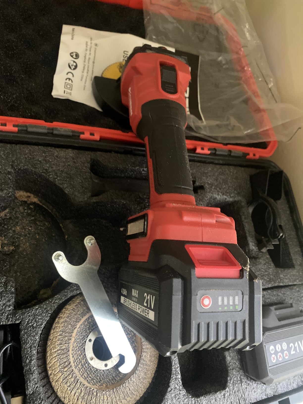 AOBEN Cordless Angle Grinder 4-1/2 inch, 21V Battery Grinder Kit, Power Electric Cut Off Tool, Brushless Motor, 2x4.0Ah Battery & Charger, for Metal Cutting, Grinding, Polishing customer photo 2