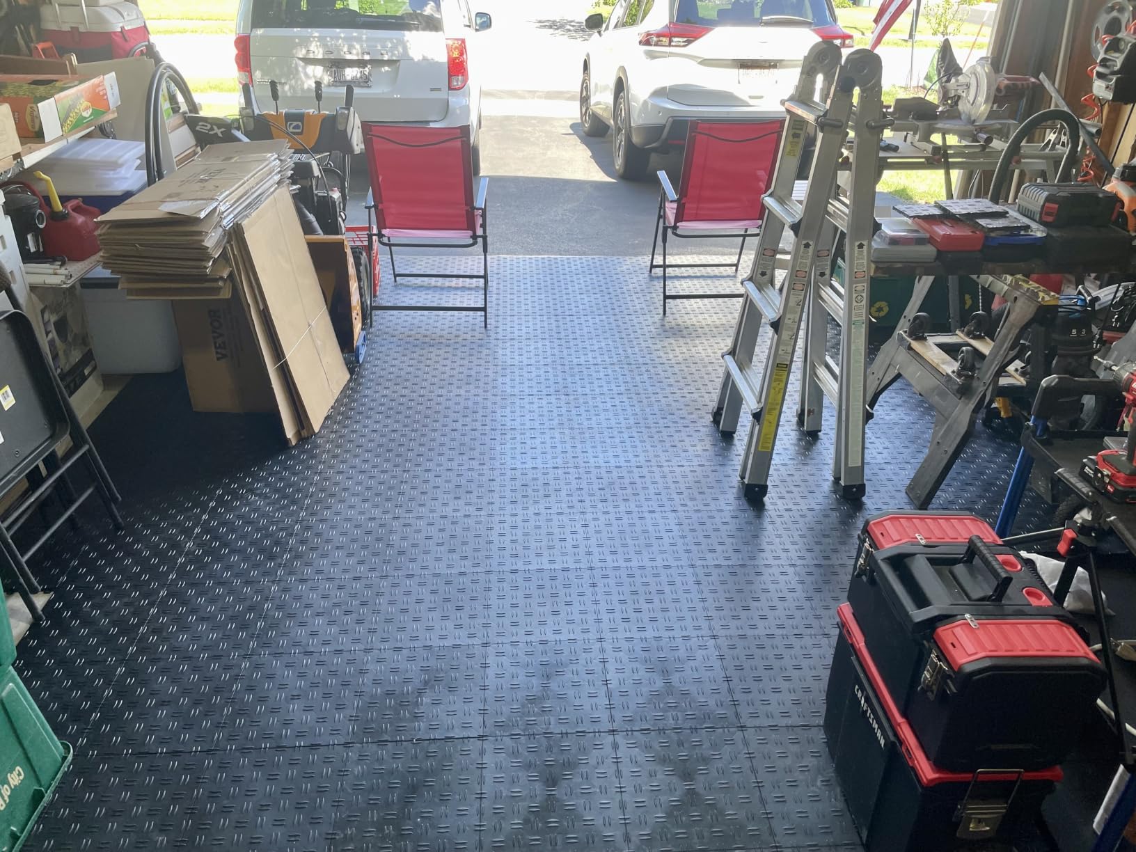 VEVOR Garage Floor Tiles 12 x 12 x 0.53 inch, Interlocking Design Ease of Installation Double-Sided Texture Non-Slip Sturdiness, for Garages, Basements, Repair Shops, Graphite Gray, 50 Pack customer photo 2