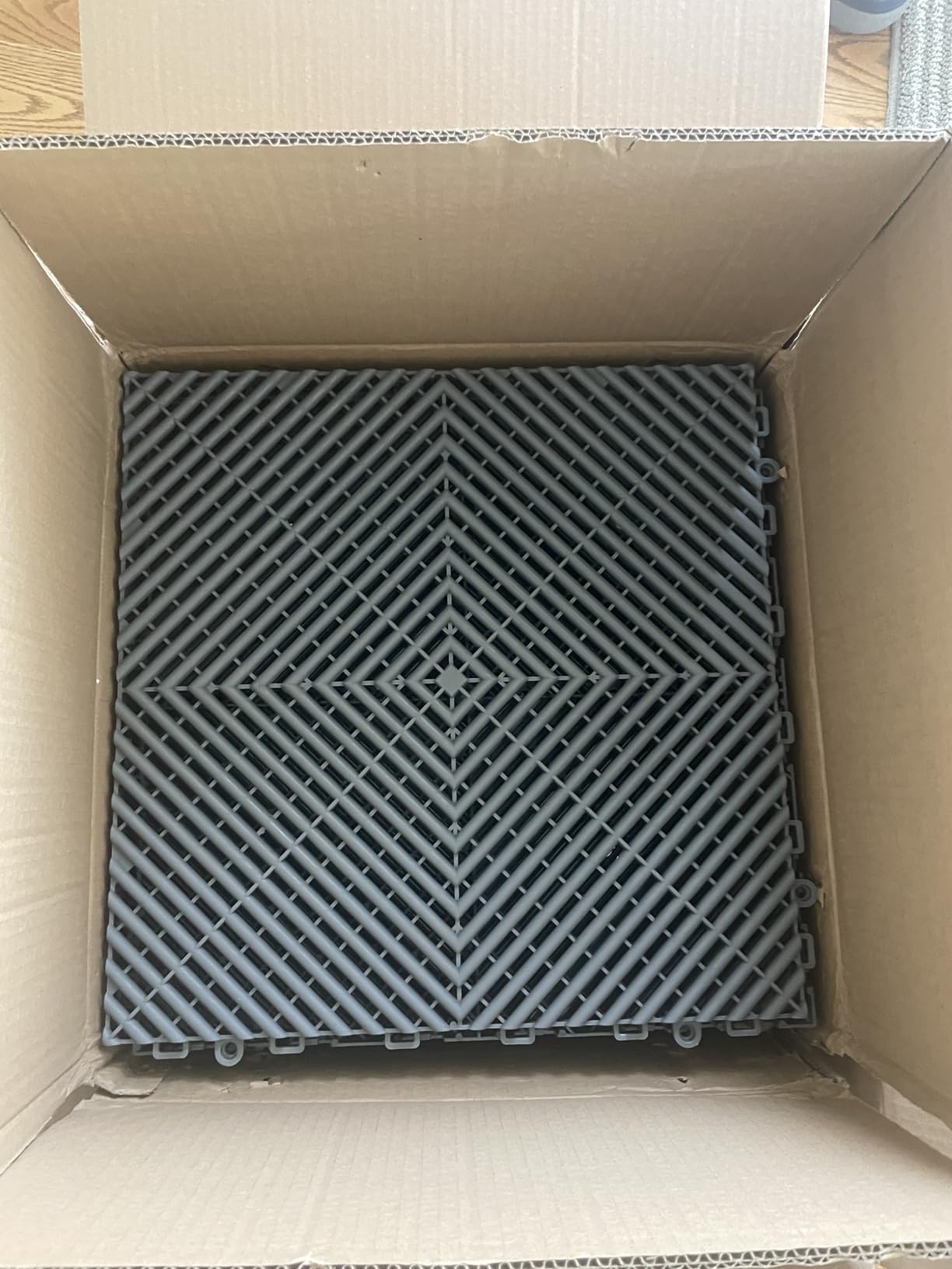 Interlocking Garage Floor Tiles, Rigid Drainage Mat, 16