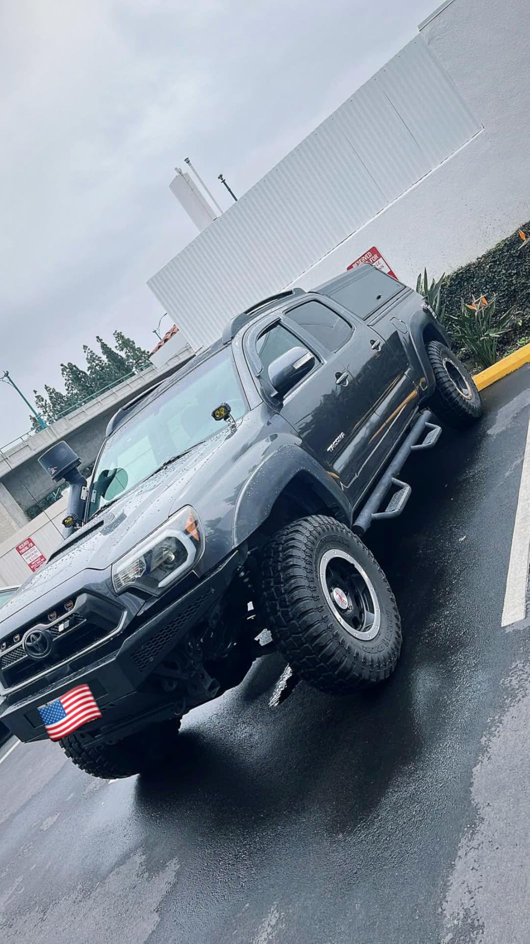 Westin 16-14185 EXP Truck Cap with Solid Front Glass | Fits 2016-2023 Tacoma 6' Bed Matte Black customer photo 1