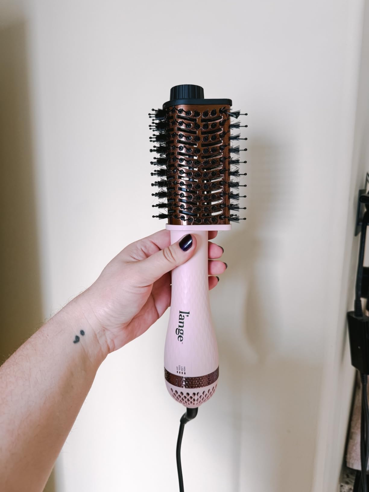 L'ANGE HAIR Le Volume Elevé 65MM 2-in-1 Titanium Brush Dryer - Teardrop Shape Barrel (Blush) customer photo 2