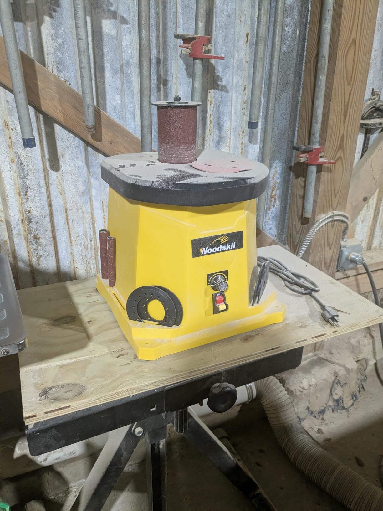 Woodskil Variable Speed Oscillating Spindle Sander for Wood, 4A, 1000-1800RPM, 6 Sleeves, Compact Design for Curved Edges and Contours customer photo 1