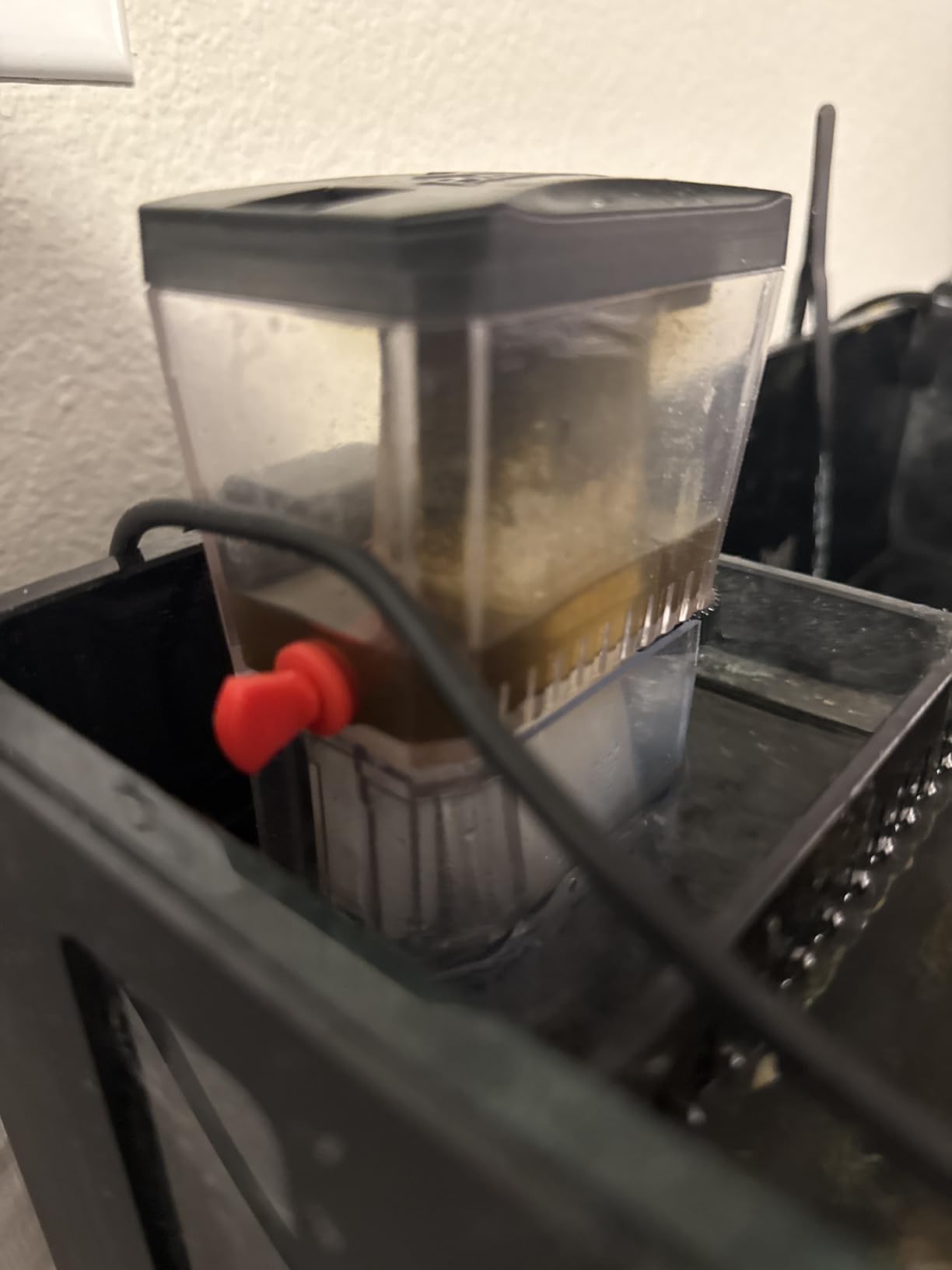 Bubble Magus MiniQ Hang on Back Aquarium Filter Internal Hang on Back Canister Filter Nano Protein Skimmer Surface Skimmer Aquarium/Betta Pool Skimmer for coralife Fish Tank Saltwater Aquariums customer photo 1