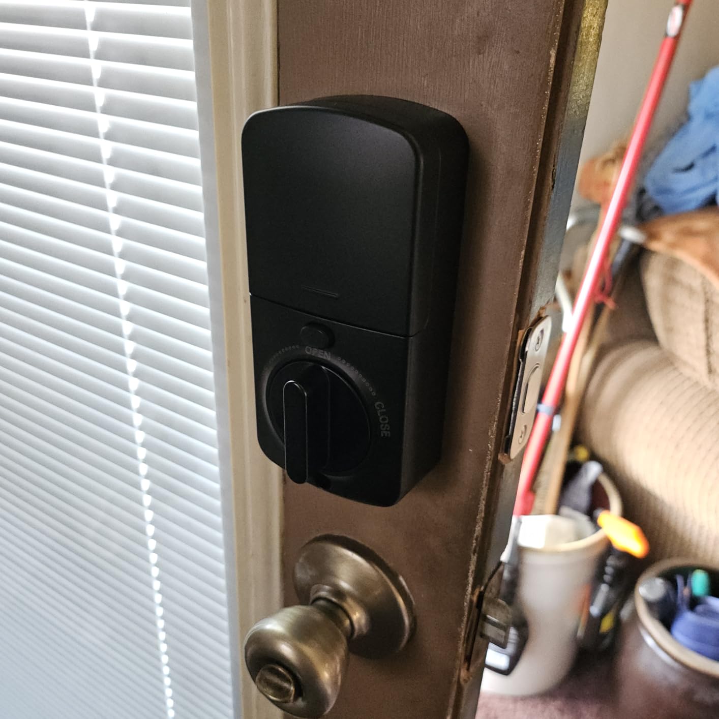DESLOC B200 Fingerprint Smart Door Lock with App Control, Keyless Entry Deadbolt for Front Door, Auto Lock, Touchscreen Keypad, 8 Unlock Methods, USB-C Backup Power, 12-Month Battery, BHMA Grade 3 customer photo 2