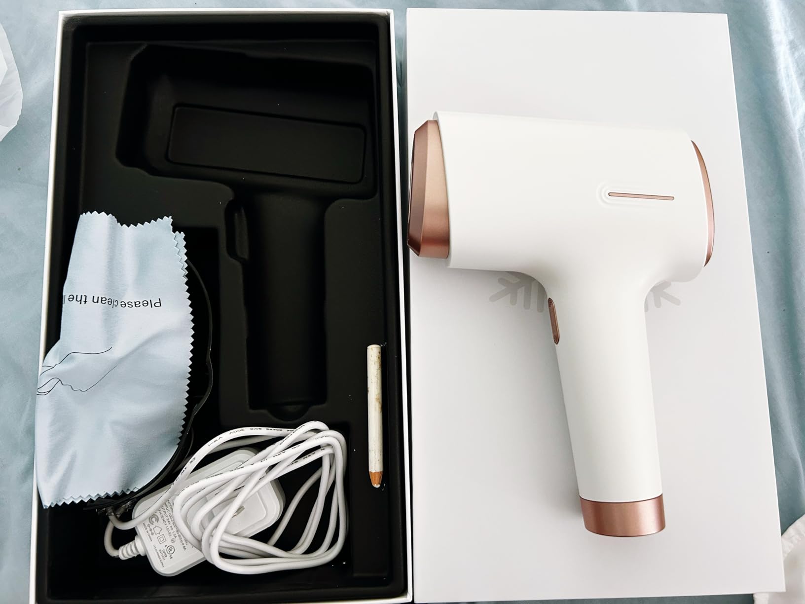 Finequin Laser Hair Removal for Women & Men, 45F Ice-Cooling Contact, Safe & Virtually Painless Alternative to Salon IPL Hair Removal Device, Long-Lasting Hair Removal from Home, with Razor & Glasses customer photo 1
