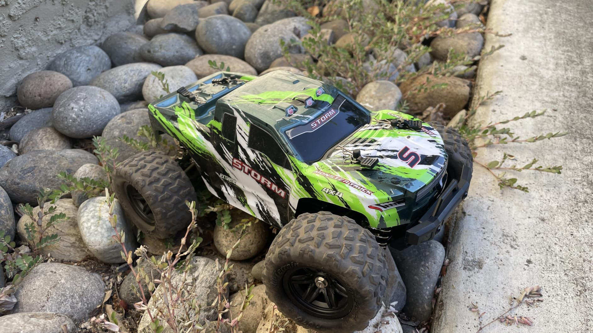 1:18 All Terrain RC Car for Adults & Boys (HS18-05), 4WD Off-Road RC Truck High Speed Fast 40+ KPH, 4X4 Waterproof Remote Control Car with 2 Rechargeable Batteries customer photo 2