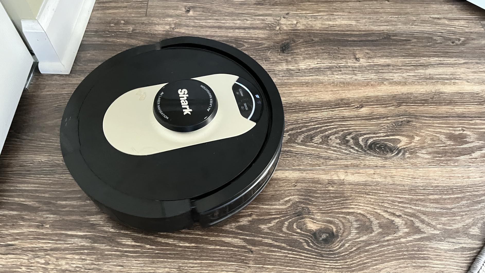 Shark PowerDetect 2-in-1 Robot Vacuum & Mop, White, AV2800ZE | 5 PowerDetect Technologies, NeverStuck, NeverTouch Pro Base (Self-Empty 60-Day, Refill, Pad Wash/Dry), 360° LiDAR + 3D Sensor customer photo 2
