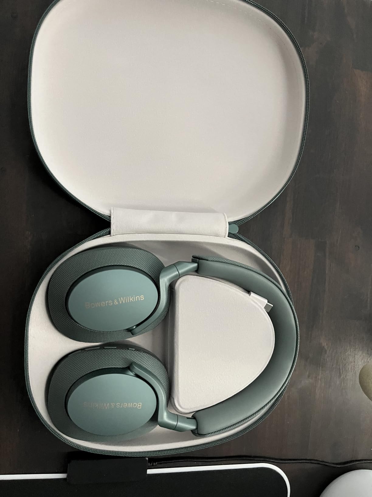 Bowers & Wilkins Limited Edition Px7 S2e Over-Ear Headphones, Bluetooth Headphones Over Ear with Enhanced Noise Cancellation, Transparency Mode, Crystal-Clear Calls, 30-Hour Battery Life, Ruby Red customer photo 1