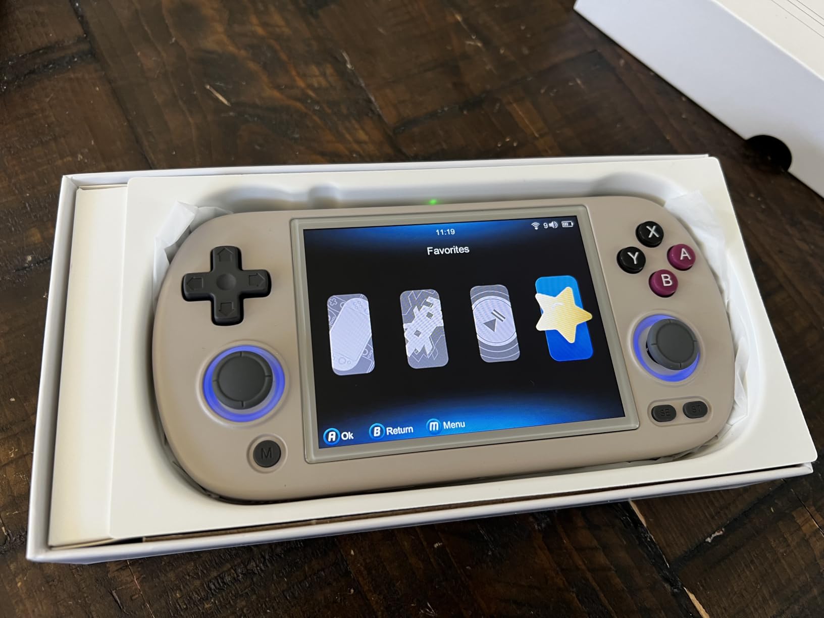 Anbernic RG40XX H Retro Handheld Game Console RG40XXH Retro Gaming Console with 4'' IPS Screen Linux System Built-in 64G TF Card Preloaded Games 5000+ RG40XX H Supports 5G WiFi Bluetooth 4.2 Black customer photo 2