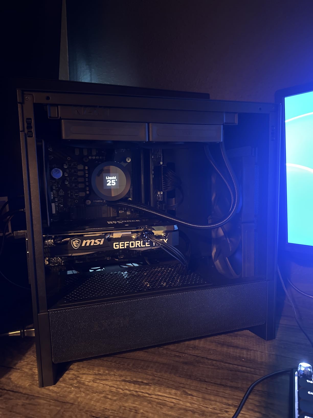 NZXT H3 Flow - Micro-ATX PC Case - Optimized Airflow - Includes 1 x 120mm Rear Fan - Supports Full-Sized GPUs - Fits 280mm Front, 240mm Top Radiator - Back-Connect Motherboard - Black customer photo 2
