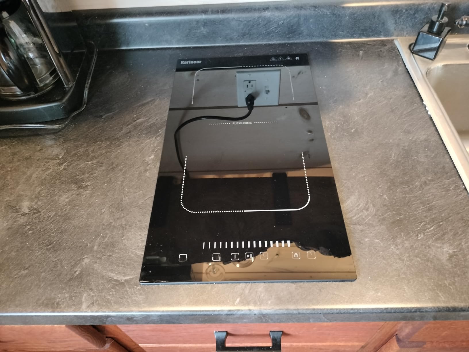 Karinear 24 Inch Induction Cooktop 3 Burners, 6800W Built-in Induction Stovetop with Flex Zone, Child Safety Lock, Timer, Boost, Slider Control Black Glass Electric Cooktop 220-240V Hard Wire customer photo 1