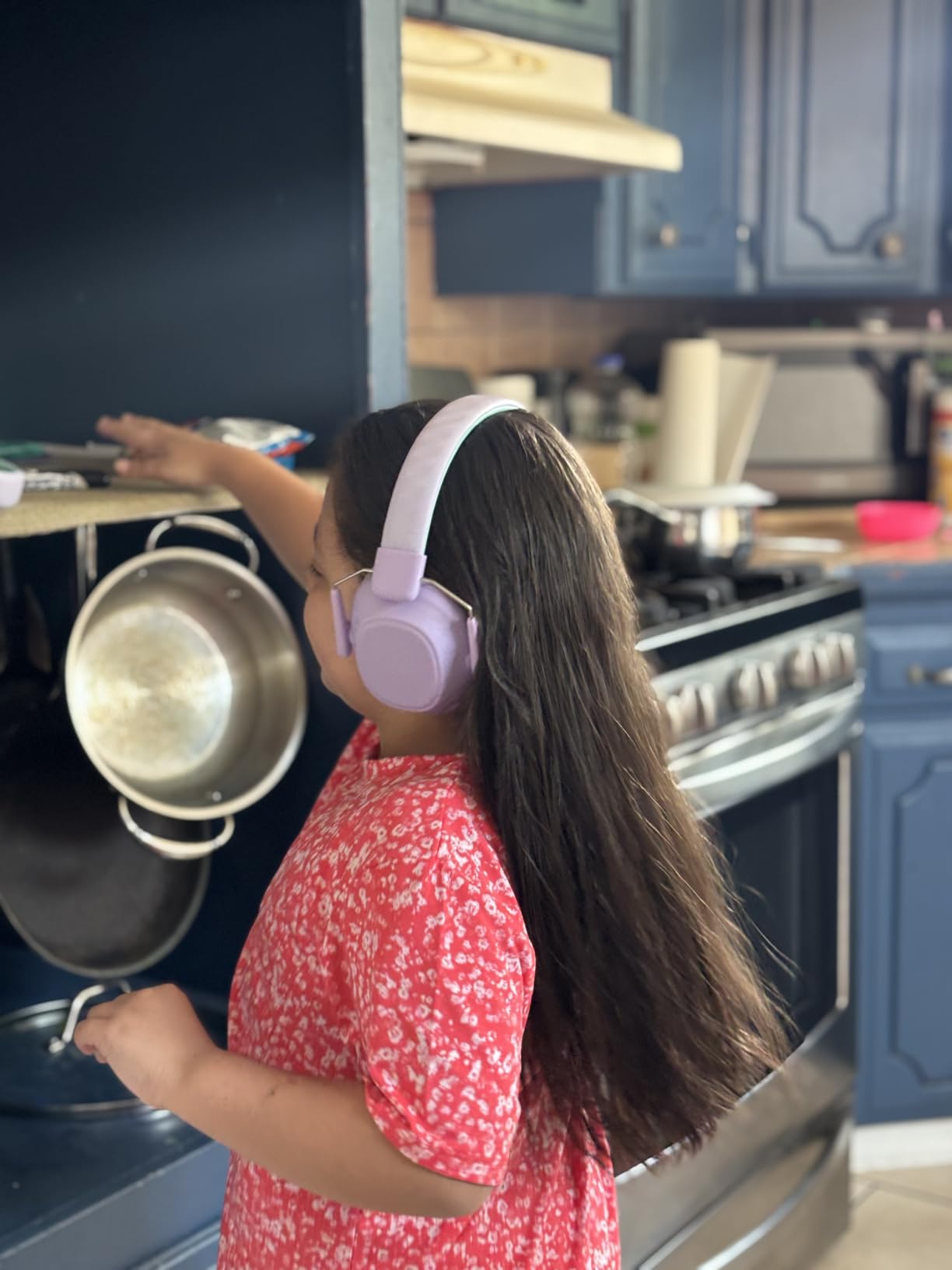iClever Noise Cancelling Headphones for Kids, SNR 29dB Safety Noise Reduction Ear Muffs for Autism Sensory &Concentration Aid, Ear Hearing Protection for Fireworks/Event/Monster Jam/Concert customer photo 2