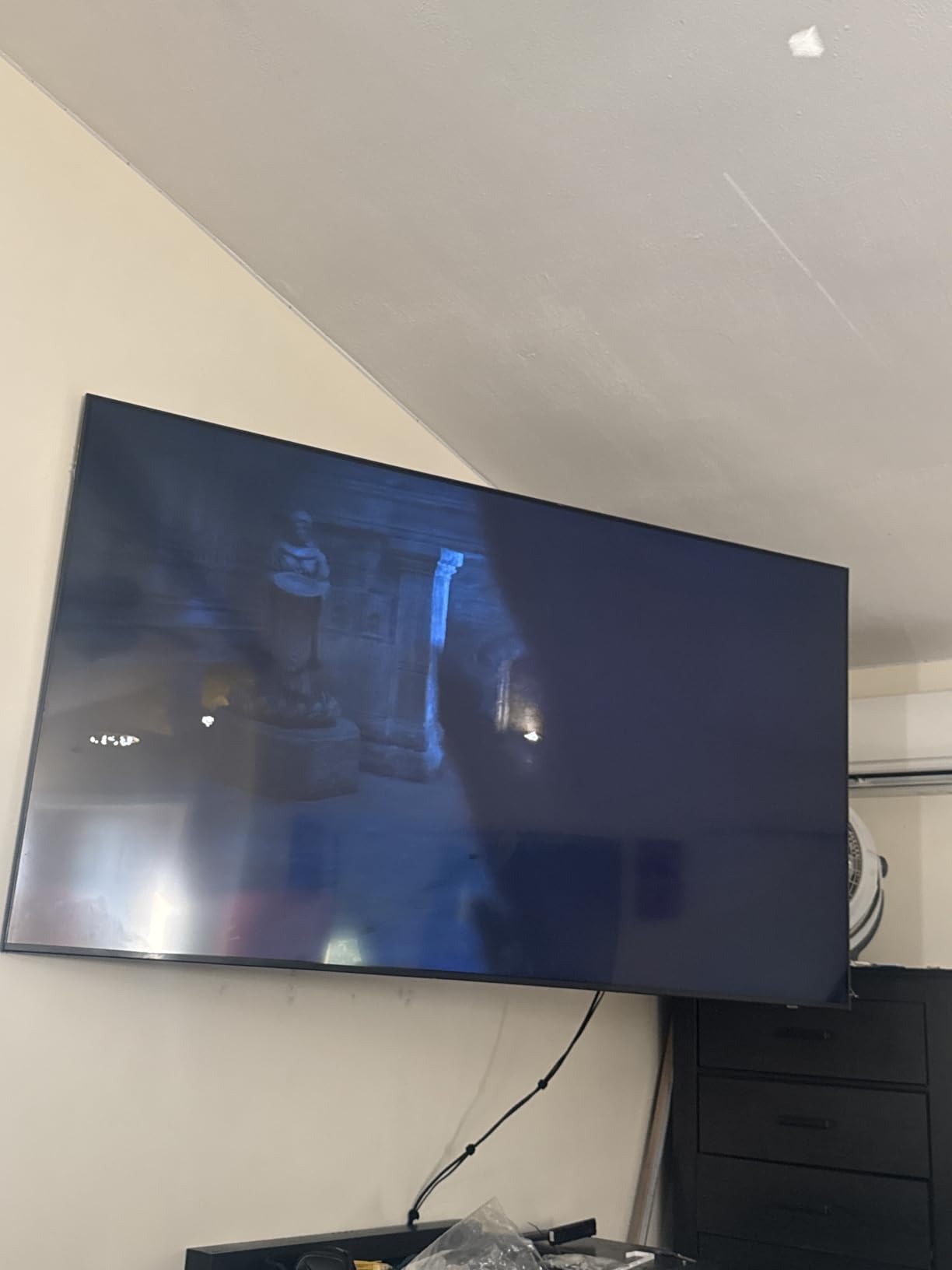 monTEK Heavy Duty Full Motion TV Wall Mount for 37-90 Inch TVs up to 165 lb, Dual articulating arms extend 16.6 in, tool-free tilt, ±60° swivel, 4X load tested, max VESA 600x400mm, 12/16 in wood studs customer photo 2