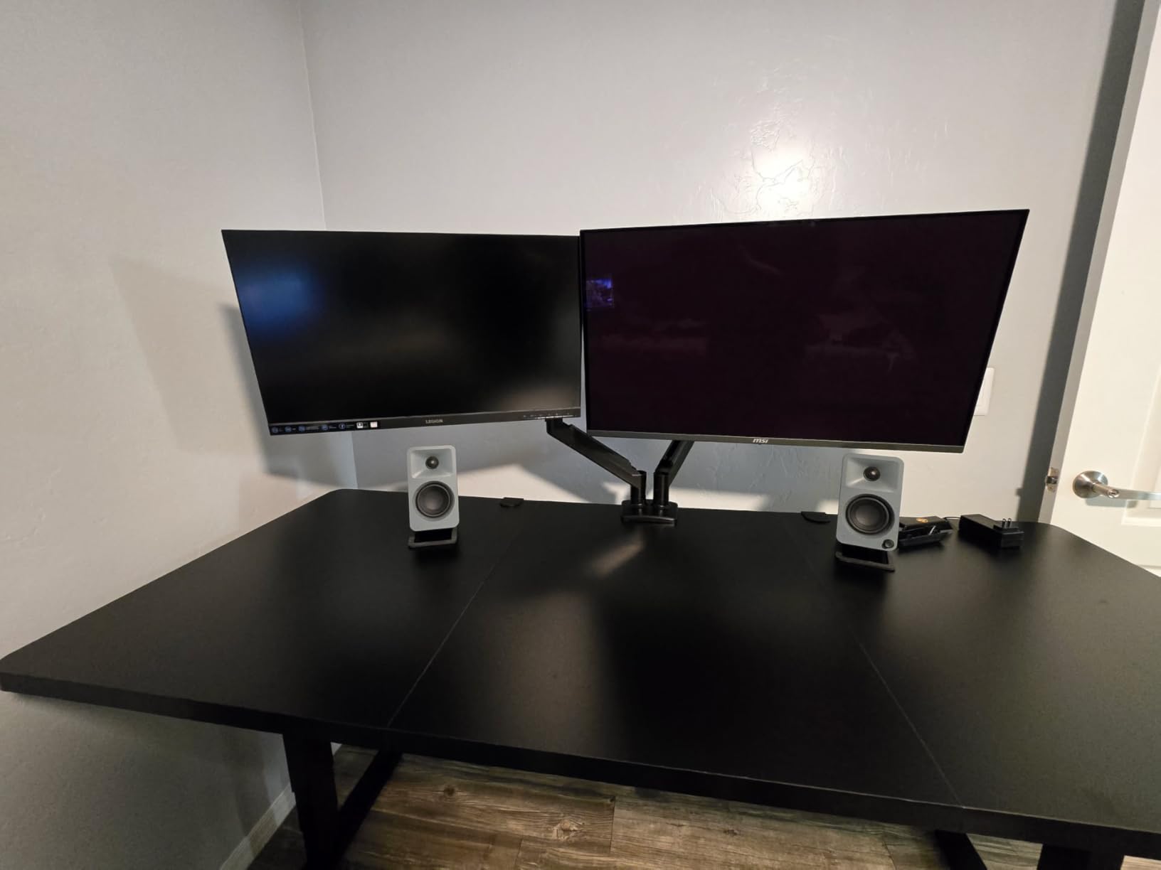 MSI MPG 322URX QD-OLED 32-inch 4K UHD Computer Monitor, 240Hz, Adaptive-Sync, HDMI, DP Port, VESA Mountable, Tilt, Speaker, 0.03ms customer photo 1