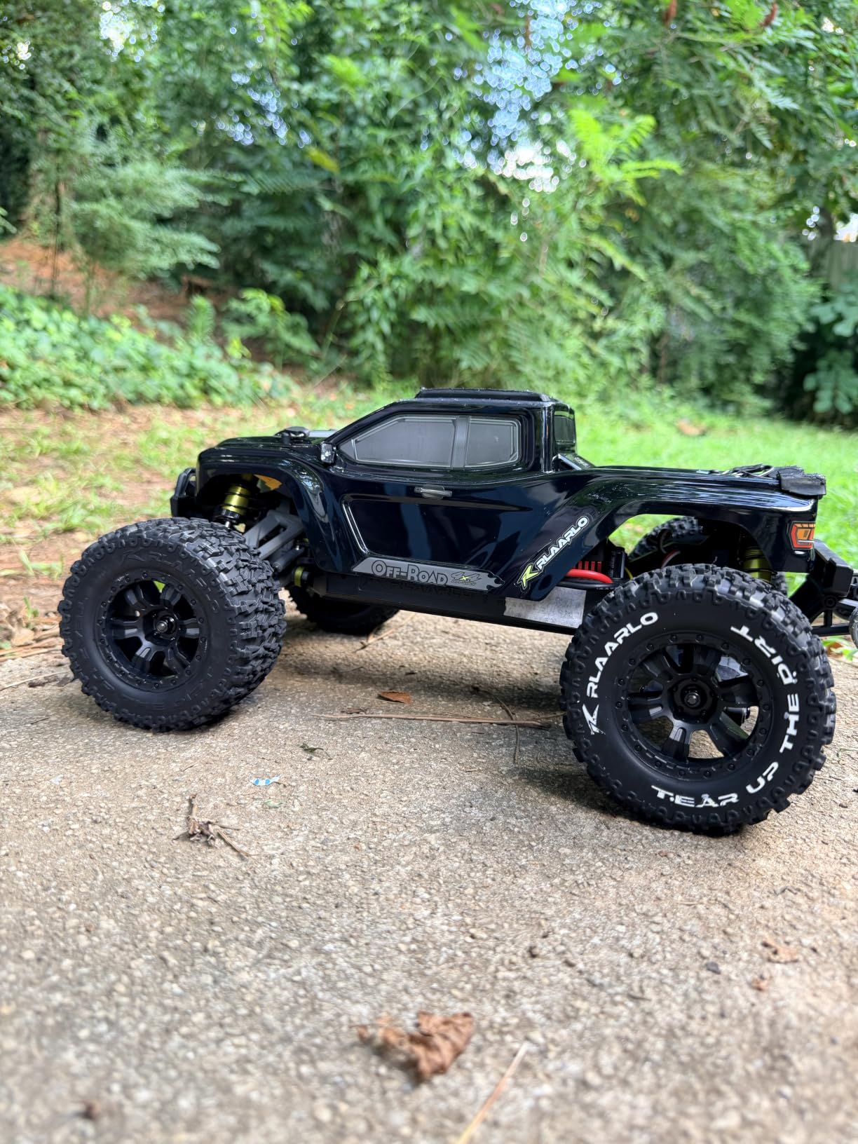 1/10 Brushless RC Cars, 50+ MPH, 4WD Trucks, Carbon Fiber, Ages 8+ | 60A ESC Monster Trucks, 3650 2650KV Brushless Motor, 3S LiPo, Gyro, CNC Central Differential, 11KG Metal Servo customer photo 2