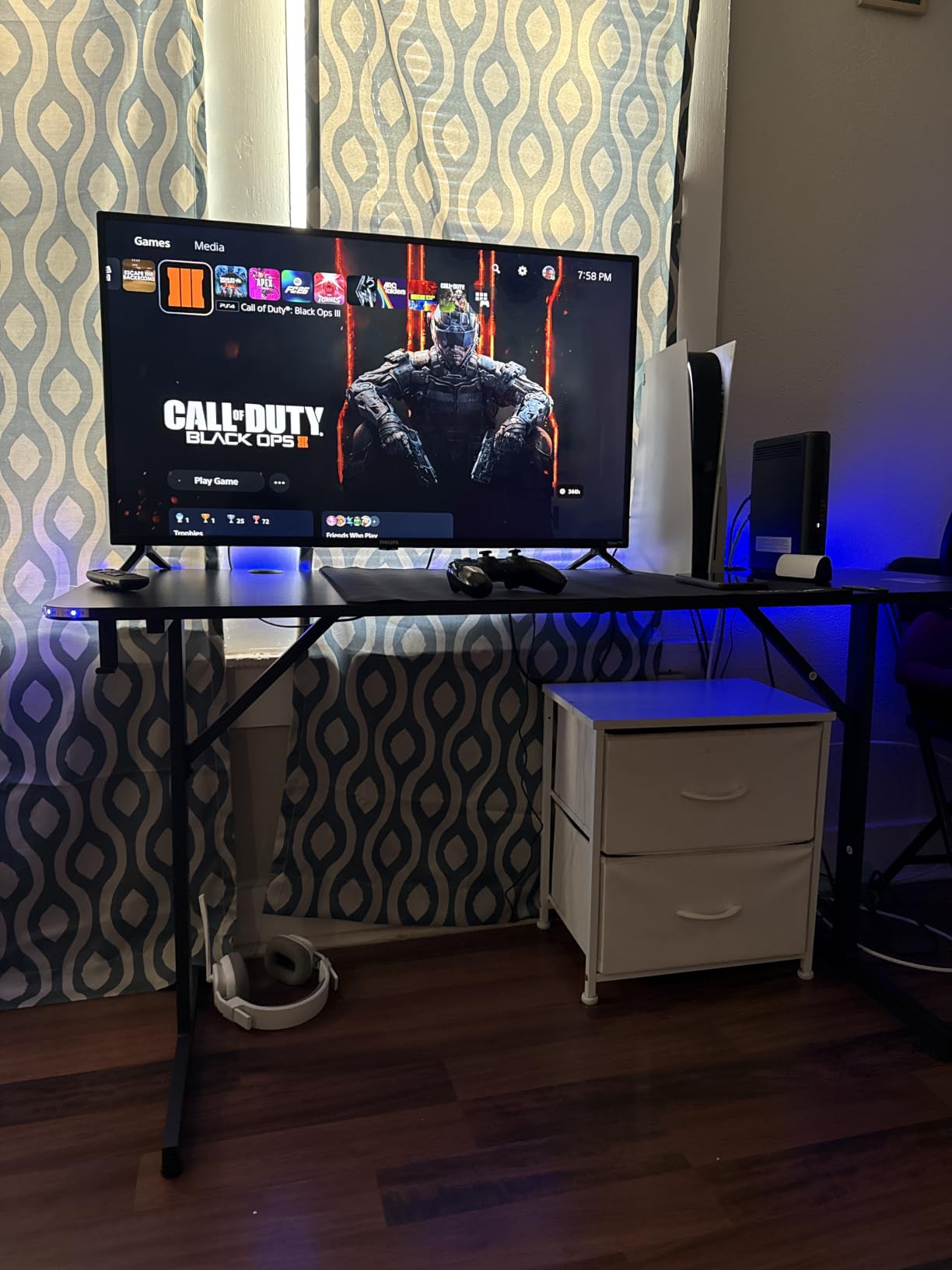 GTPLAYER 55 Inch Gaming Desk with LED Lights, Large Computer Desk with Mouse Pad for Home Office, T-Shaped Carbon Fibre Surface PC Game Workstations with Headphone Hook customer photo 2
