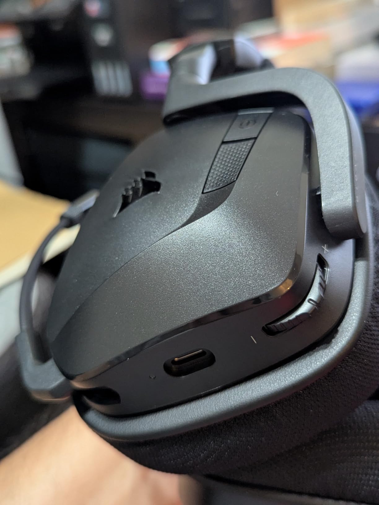 Corsair Void v2 Wireless Gaming Headset with Bluetooth for PC, PS5, PS4, Switch, Mobile - Dolby Atmos, 70 Hr Battery, Dual Wireless, Lightweight, Fast Charging - Carbon customer photo 1