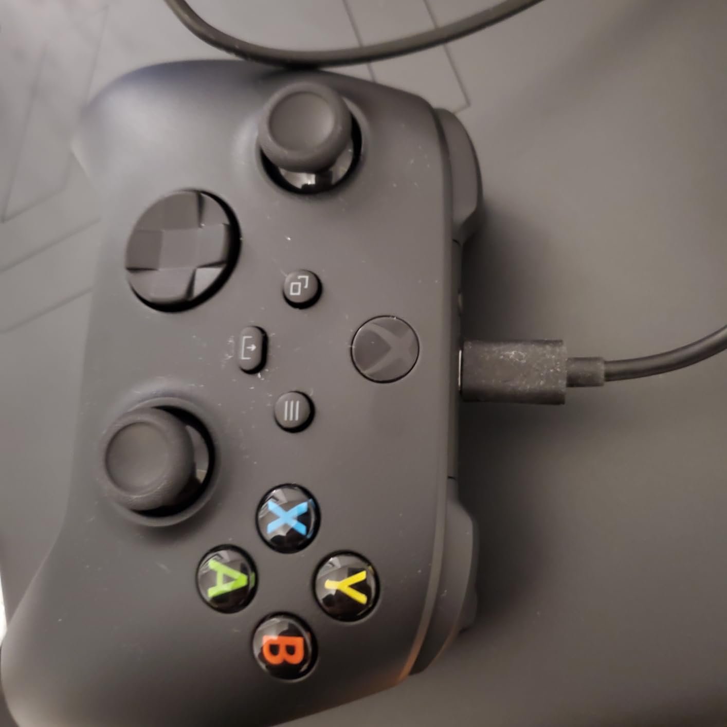 XBOX Wireless Gaming Controller + USB-C Cable | Carbon Black | Console, PC, & Cloud Devices | Textured Grip | Wireless, Bluetooth, USB-C Connectivity customer photo 2