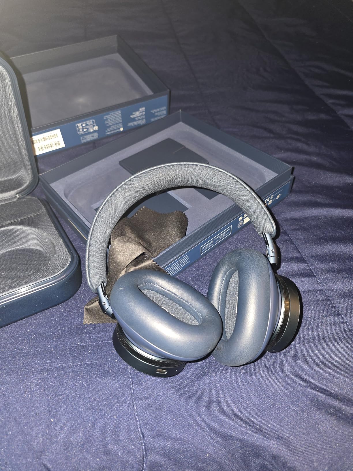 Focal FBATHYSMG Bluetooth Headphones with Active Noise Cancellation customer photo 2