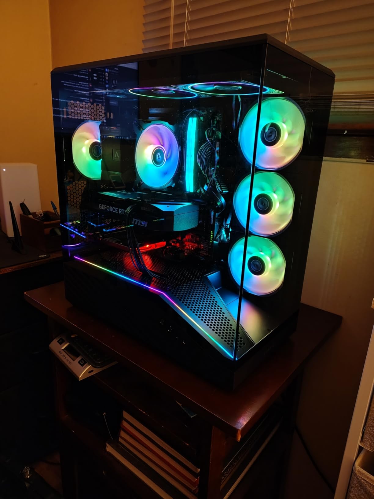 Lian Li Vector V100 ATX Mid-Tower PC Case with 4 ARGB PWM Fans, Black | Side I/O USB-C | Dust Filiter | Support 420mm GPUs & 360mm Radiator | Included GPU Bracket | LED & Display Platform (V100RX) customer photo 1