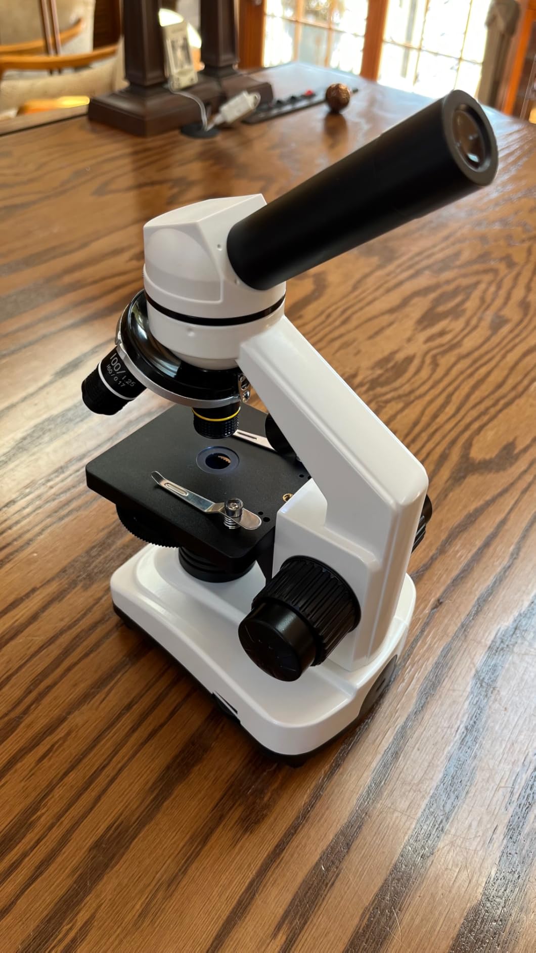 Microscope for Adults & Kids, 40X-2500X High-Power Compound Microscope for Students, School Lab & Home Schooling,Equiped with Slides Set & Phone Holder (White) customer photo 2