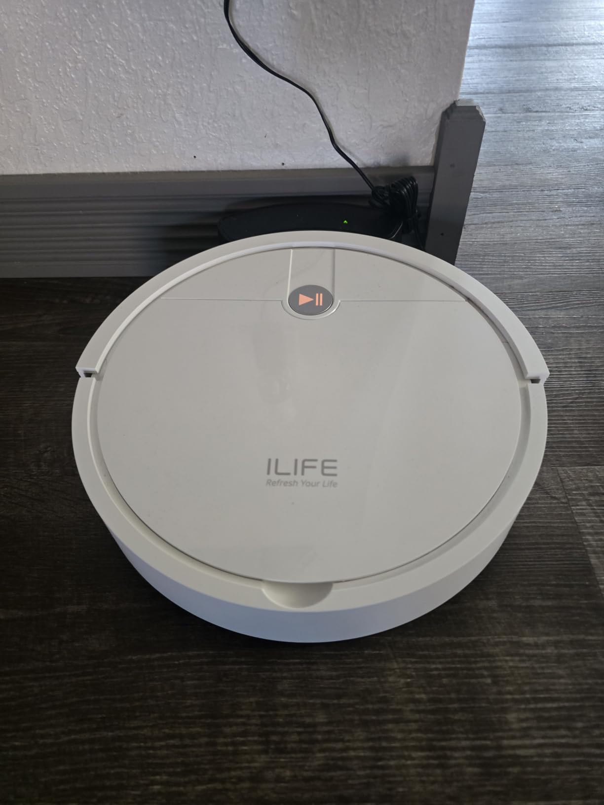 ILIFE V2 Robot Vacuum Cleaner, Tangle-Free Suction, White | 120 Mins Runtime, Slim, Self-Charging Robotic Vacuum Cleaner, Ideal for Pet Hair and Hard Floors customer photo 1