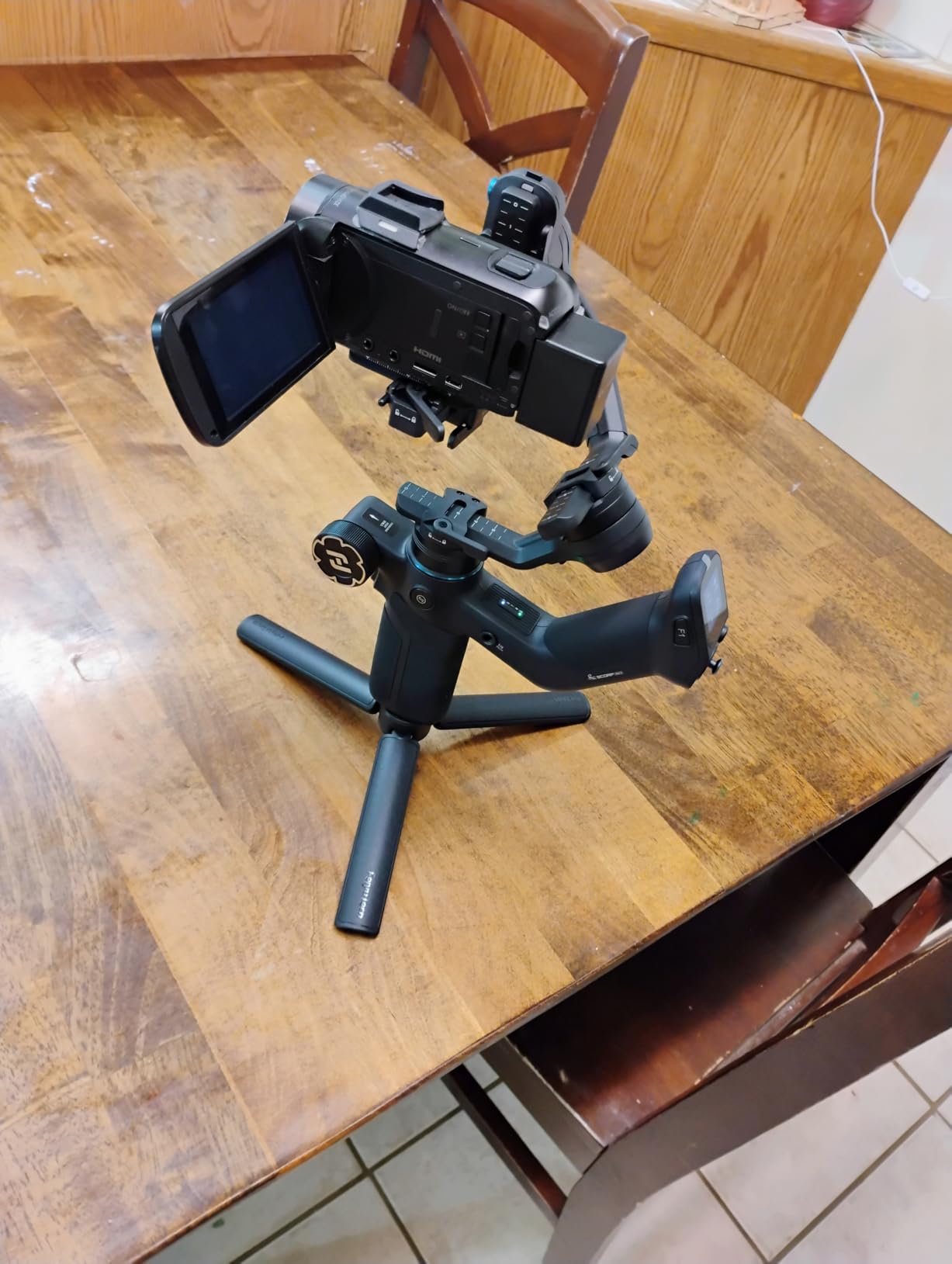 FeiyuTech SCORP MINI 3 Combo AI Tracking Camera Gimbal, All-in-One 3-Axis Stabilizer with Vertical Shooting, Bluetooth & Cable Control, Max 4.41 lbs, for Sony Canon Nikon Panasonic DJI GoPro iPhone customer photo 1
