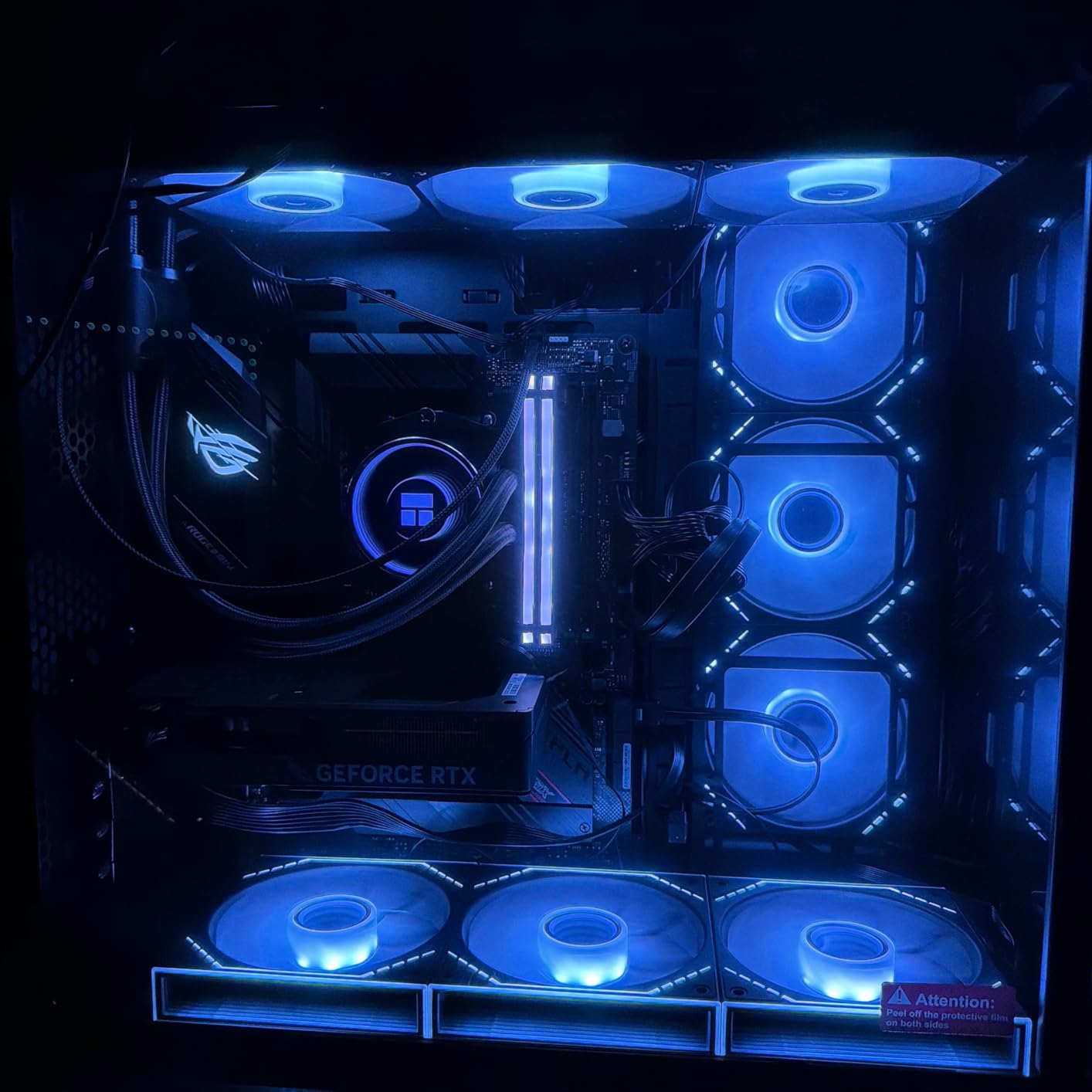 GIGABYTE GeForce RTX 5060 WINDFORCE OC 8G Graphics Card, 8GB 128-bit GDDR7, PCIe 5.0, WINDFORCE Cooling System customer photo 1