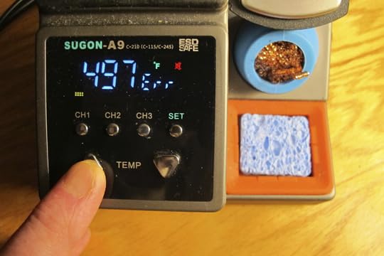SUGON A9 210/245/115 Precision Soldering Stations, 120W Digital Soldering Iron Kit, with 210/245/115 Soldering Iron Tips and 3 Helping Hands, 212℉-842℉, ℃/℉, 3 Temperature Storage, Sleep mode customer photo 2
