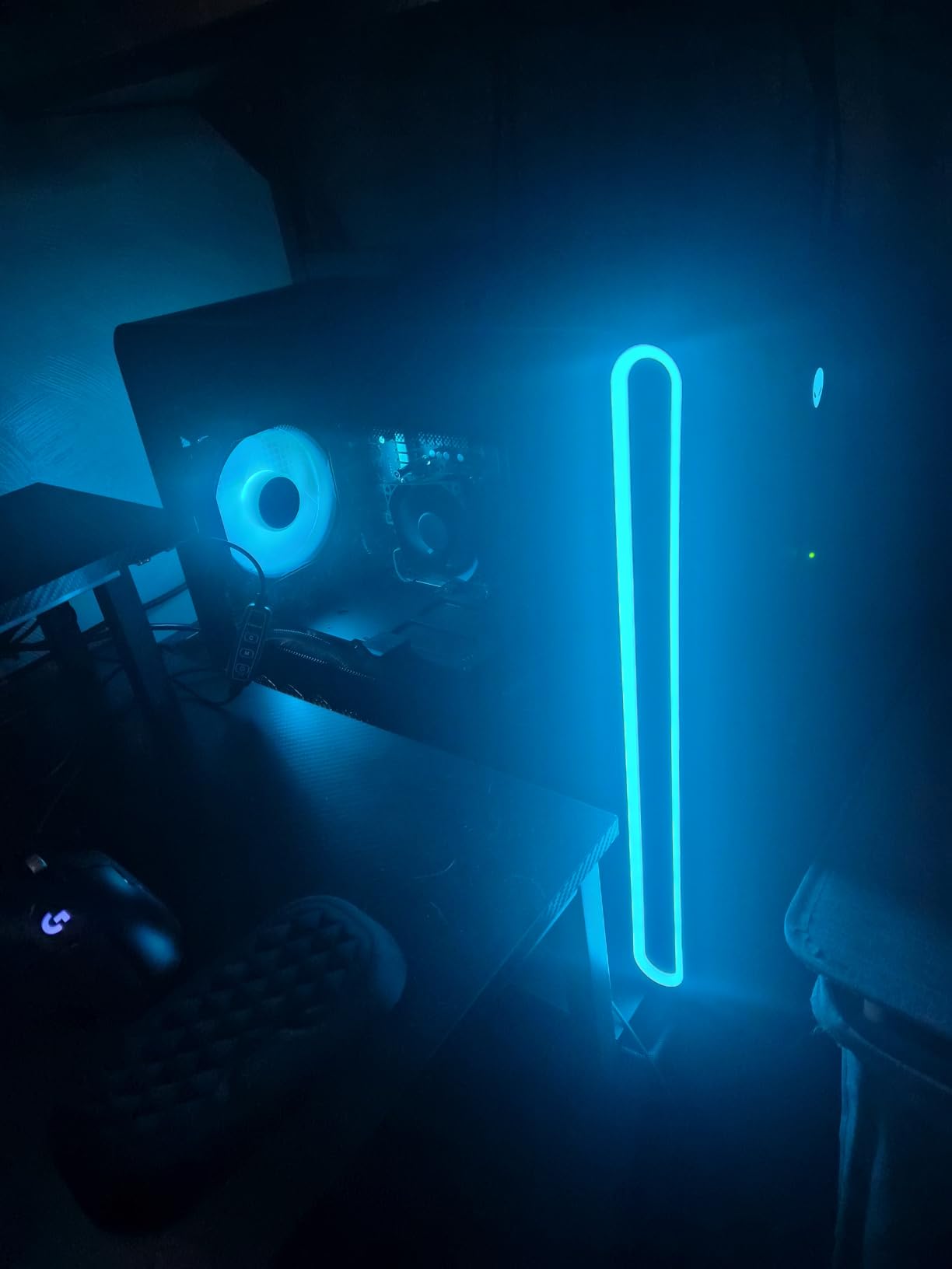 Alienware Aurora Gaming Desktop ACT1250 - Intel Core Ultra 7 265F Processor, Air Cooled, NVIDIA GeForce RTX 5060Ti, 16GB DDR5 RAM, 1TB SSD, 500W Platinum Rated PSU, Windows 11 Home - Clear Panel customer photo 1