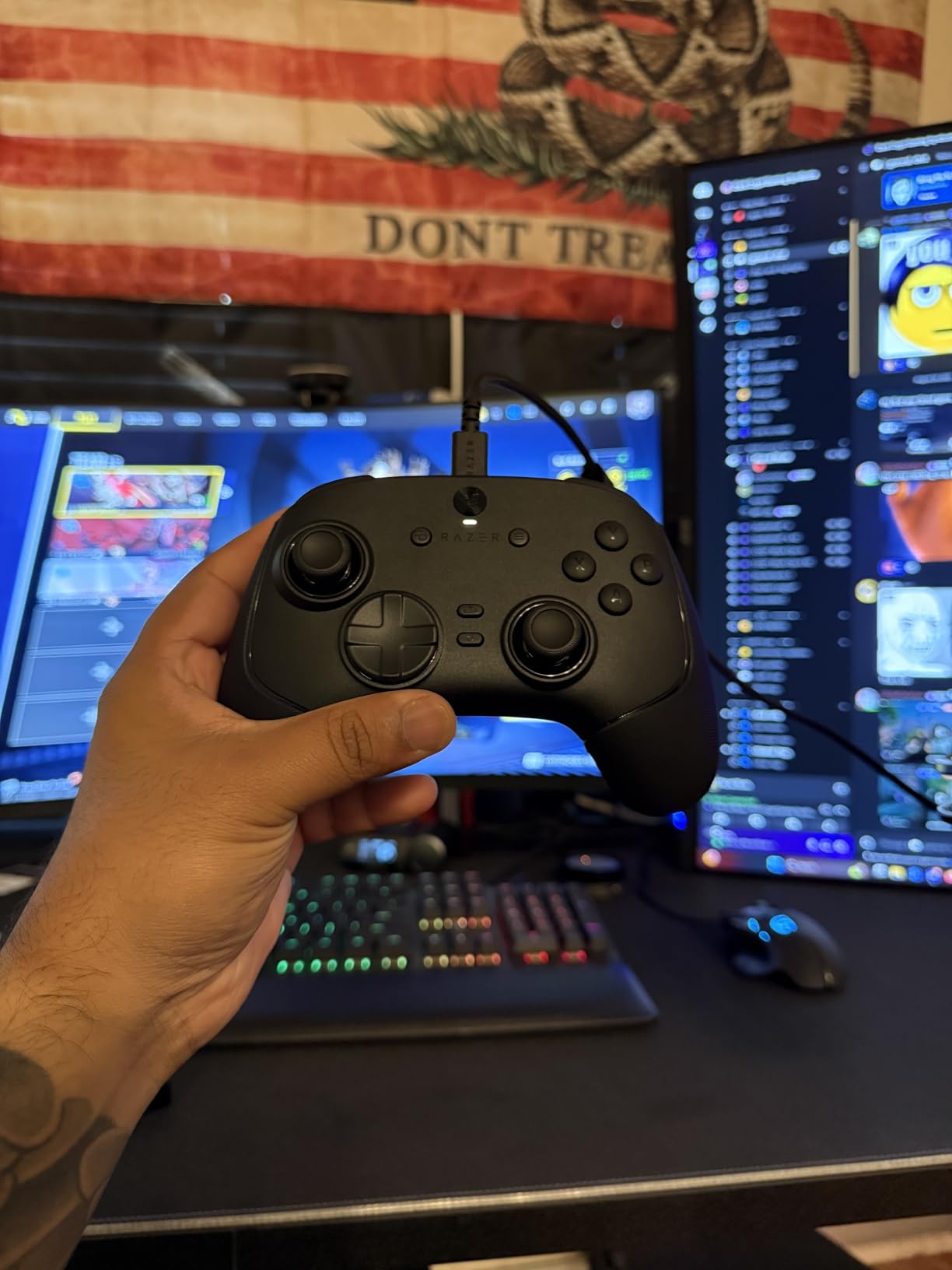 Razer Wolverine V3 Pro 8K PC Wireless Gaming Controller: 8000 Hz Polling Rate - TMR Thumbsticks with Swappable Caps - Up to 36 Hr Battery - 6 Remappable Buttons - Fast Triggers customer photo 1