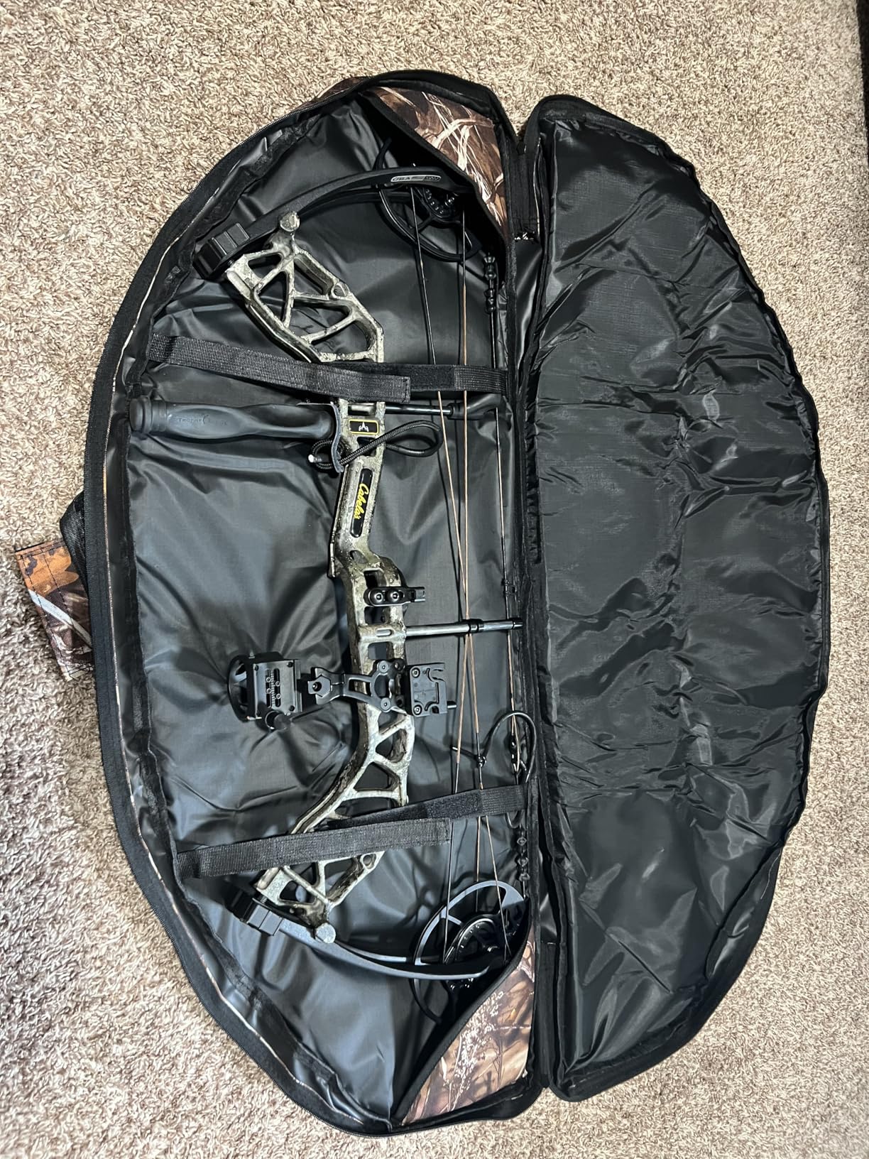 Compound Bow Case Soft Light-Weight Bow Bag with Arrow Pocket and Backpack Straps customer photo 2